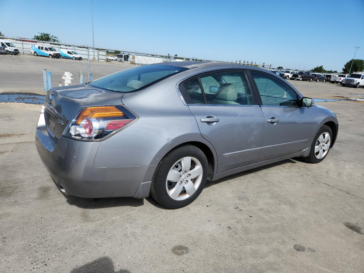2007 Nissan Altima 2.5 Gray vin: 1N4AL21E77C163096 Damage: Right Qtr Panel, Dent(S) W/ Paint Dmg, 1 To 2 Inches