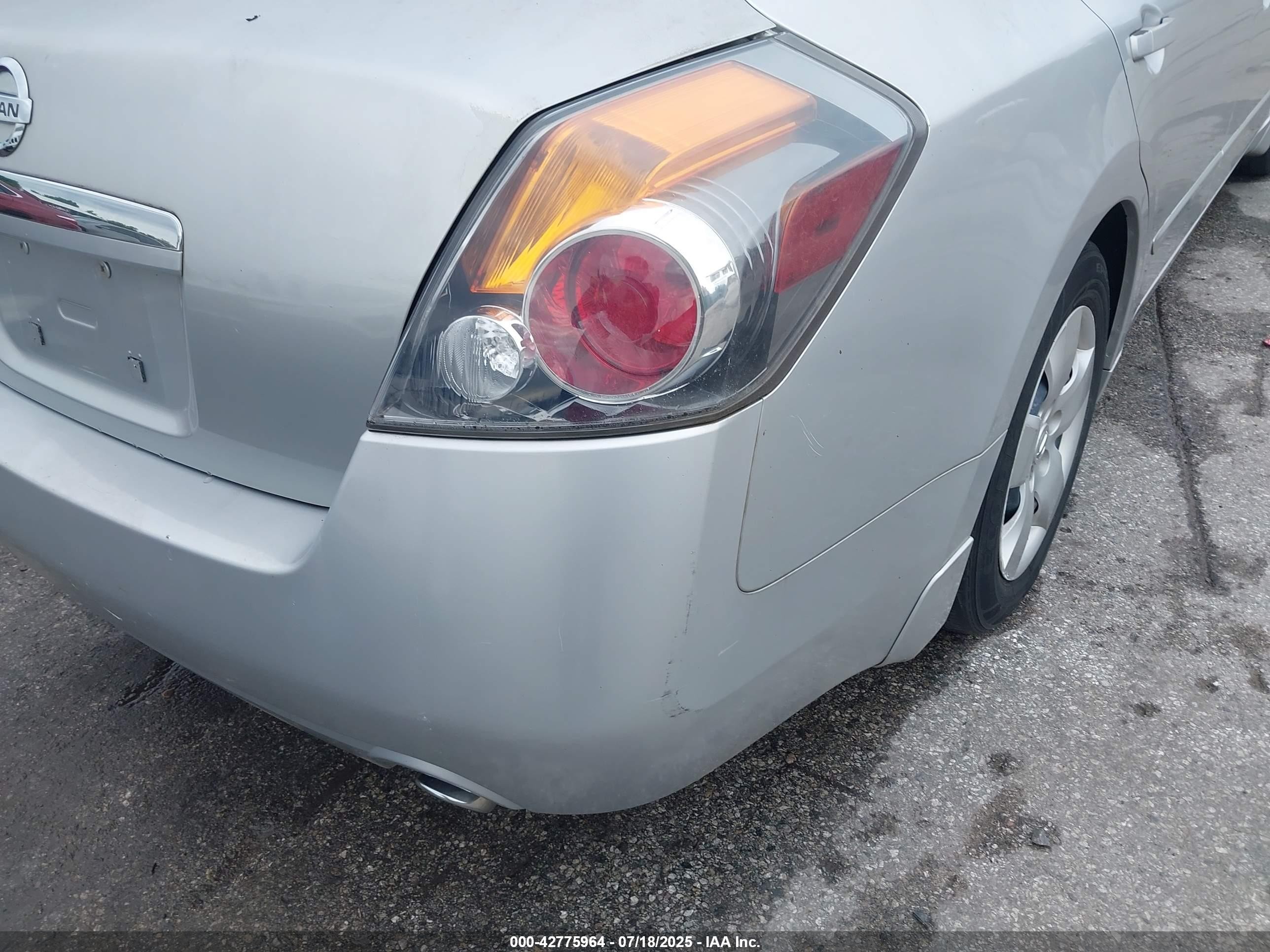 2007 Nissan Altima 2.5 S Silver vin: 1N4AL21E77C170100