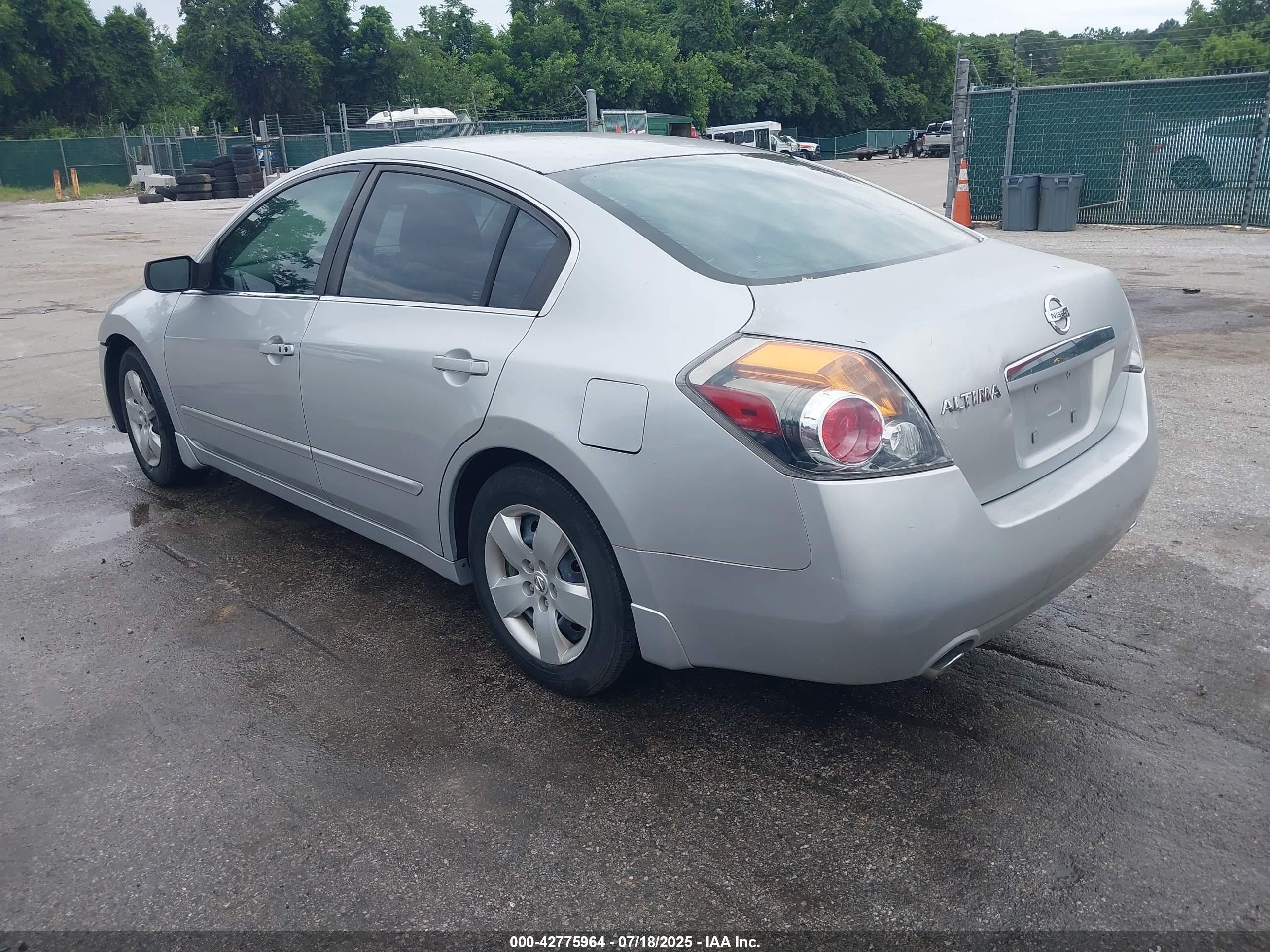 2007 Nissan Altima 2.5 S Silver vin: 1N4AL21E77C170100