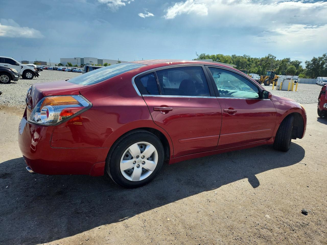 2007 Nissan Altima 2.5 Red vin: 1N4AL21E77C182554