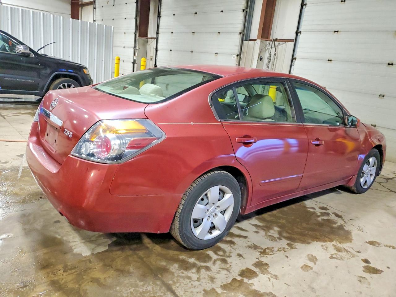 2007 Nissan Altima 2.5 Red vin: 1N4AL21E77N474497