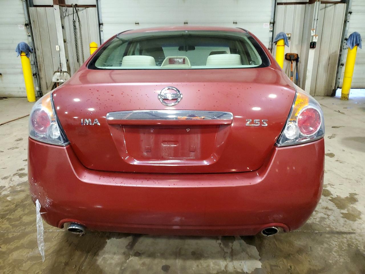 2007 Nissan Altima 2.5 Red vin: 1N4AL21E77N474497