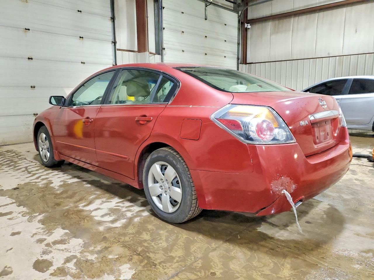 2007 Nissan Altima 2.5 Red vin: 1N4AL21E77N474497