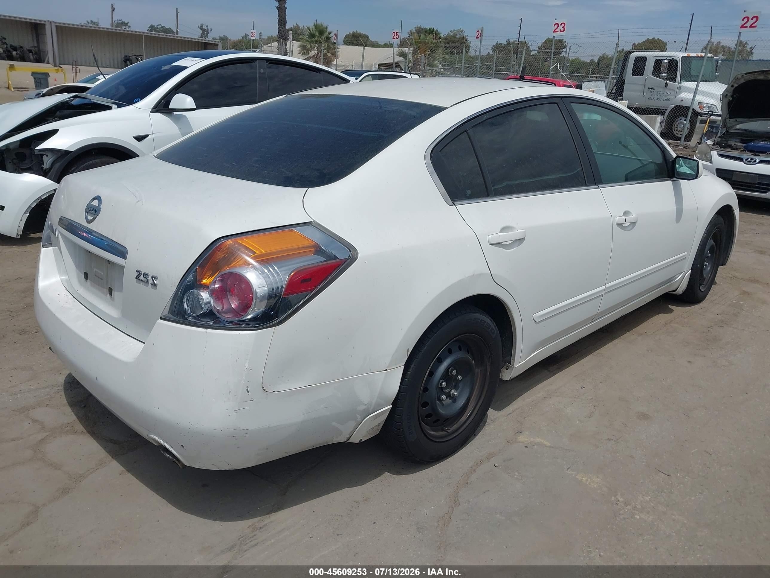 2008 Nissan Altima 2.5 S White vin: 1N4AL21E78N445163