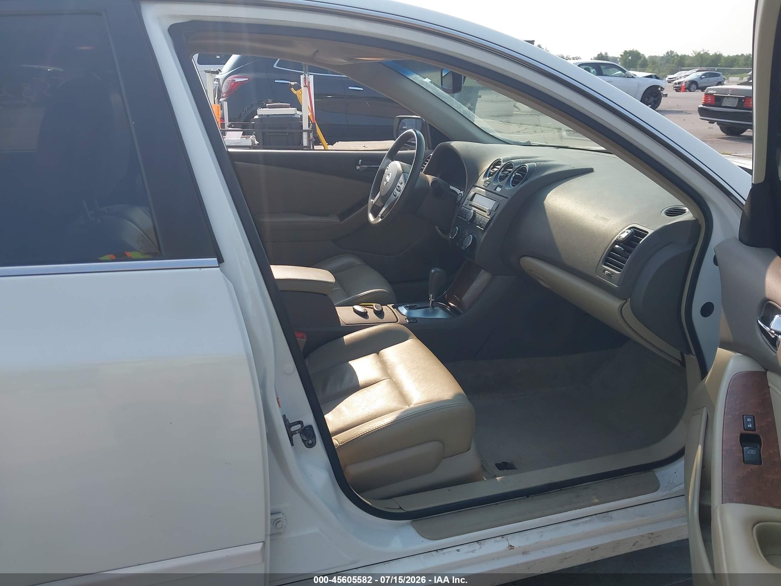 2009 Nissan Altima 2.5 S Белый vin: 1N4AL21E79N443110