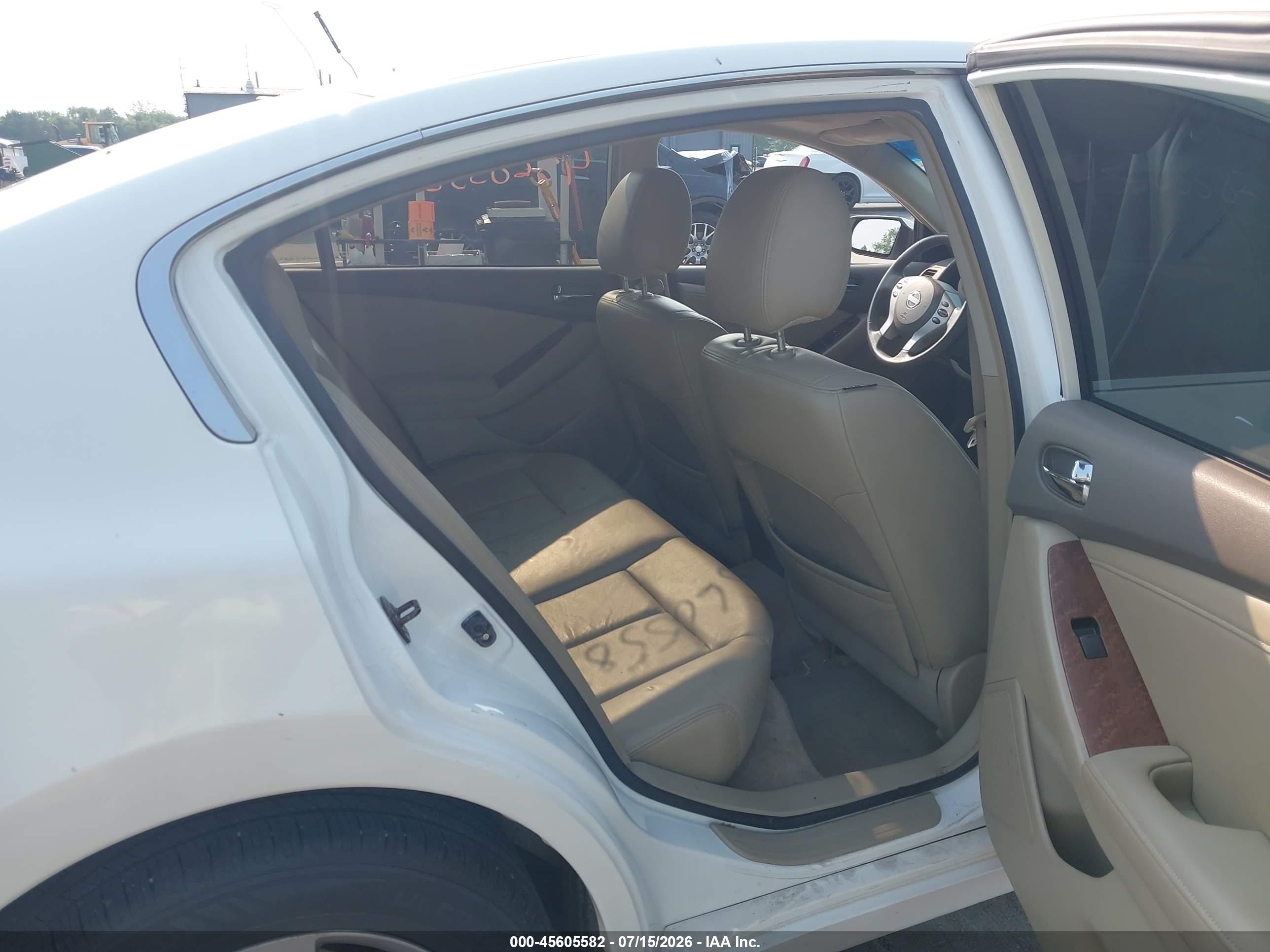 2009 Nissan Altima 2.5 S Белый vin: 1N4AL21E79N443110
