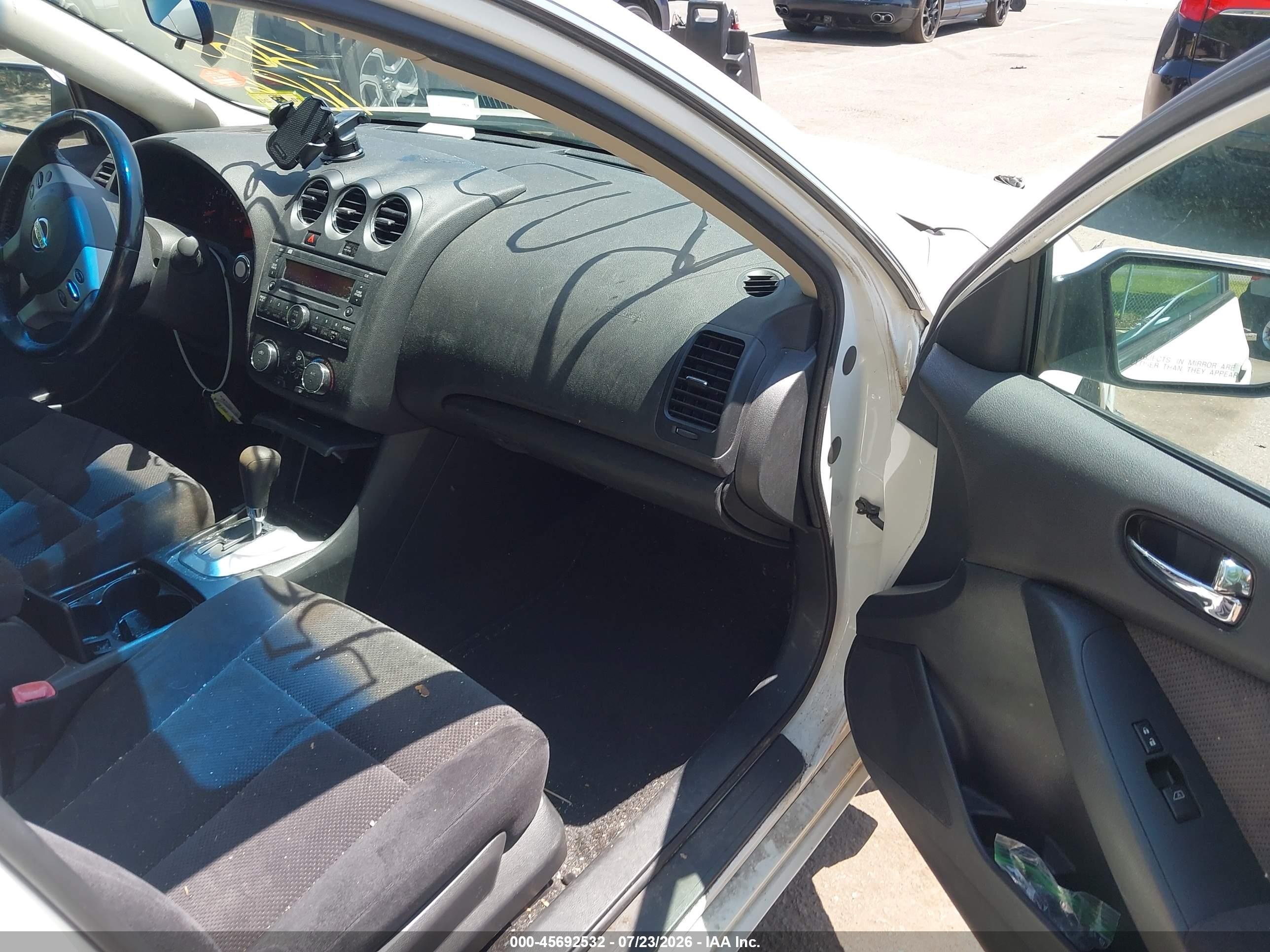 2009 Nissan Altima 2.5 S Белый vin: 1N4AL21E79N485650