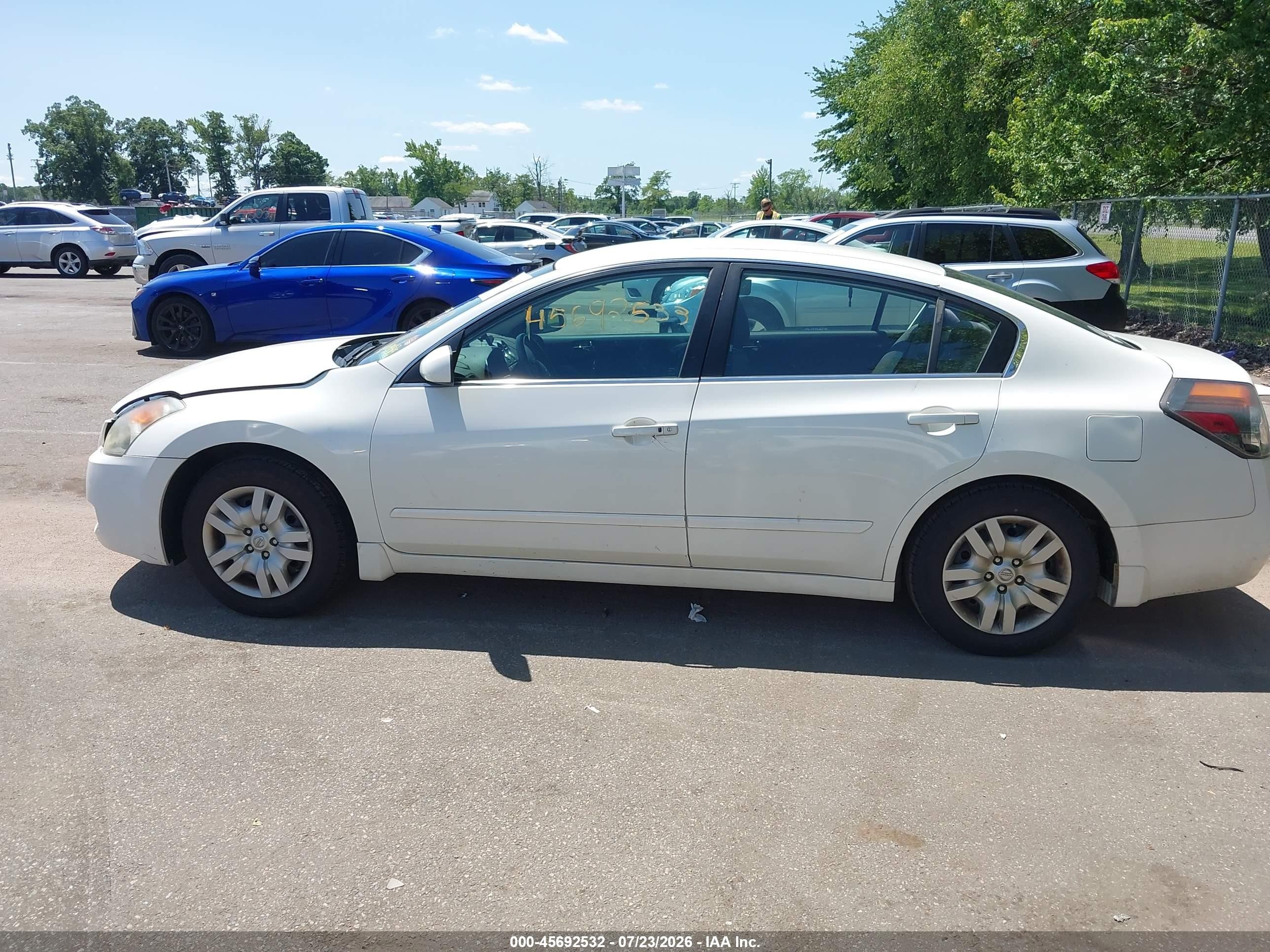 2009 Nissan Altima 2.5 S Белый vin: 1N4AL21E79N485650