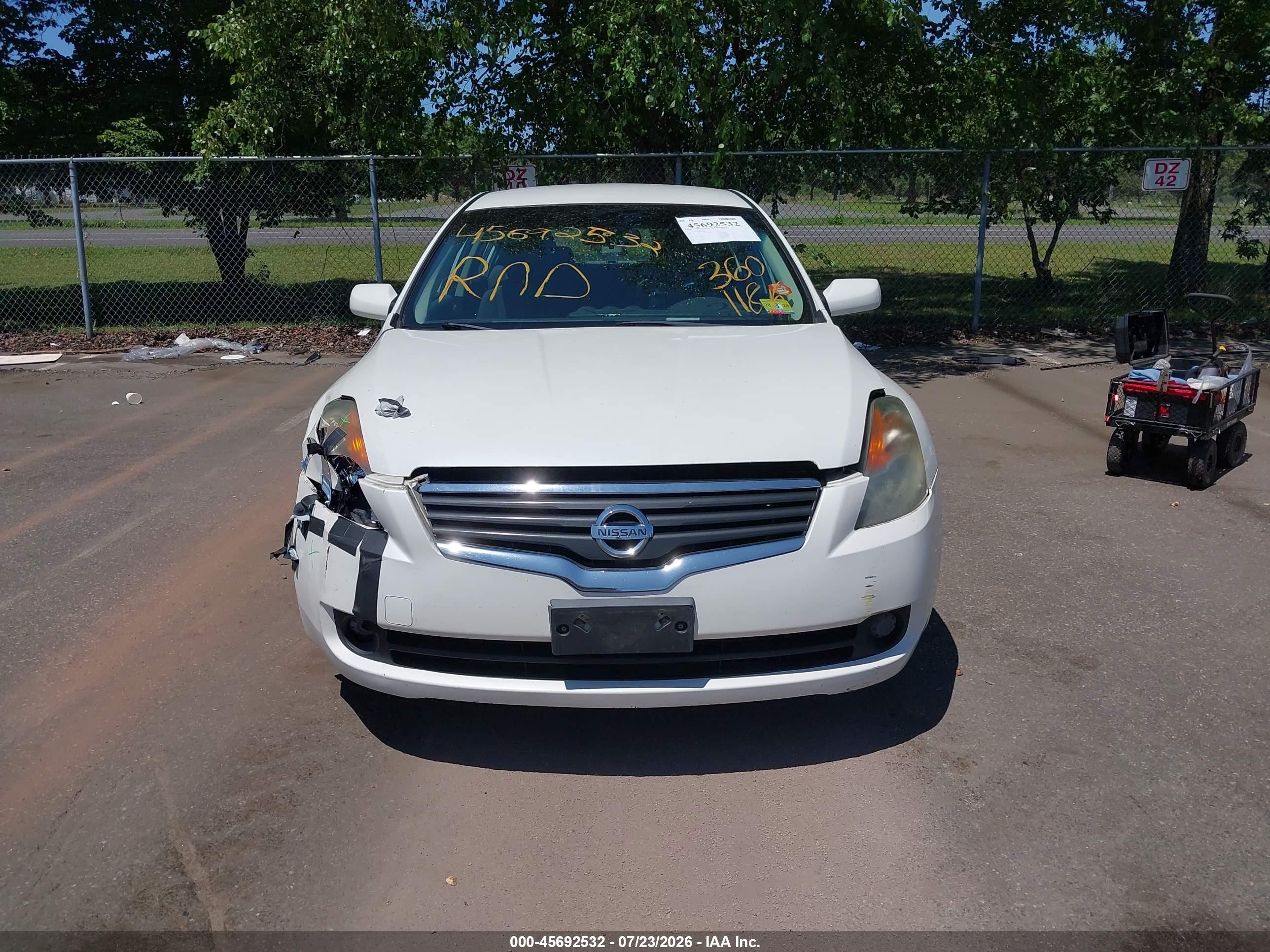 2009 Nissan Altima 2.5 S Белый vin: 1N4AL21E79N485650