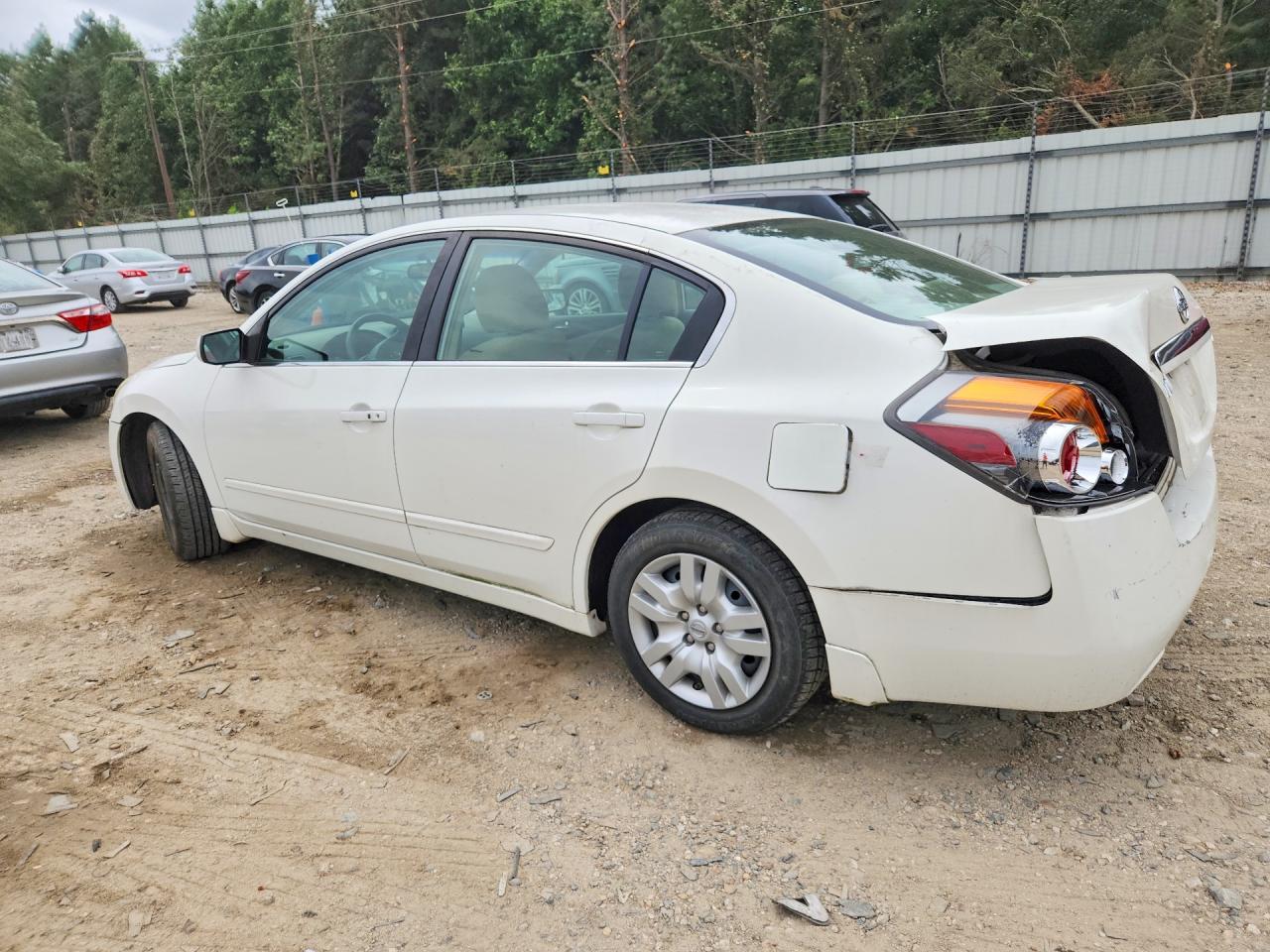 2009 Nissan Altima 2.5 White vin: 1N4AL21E79N517366
