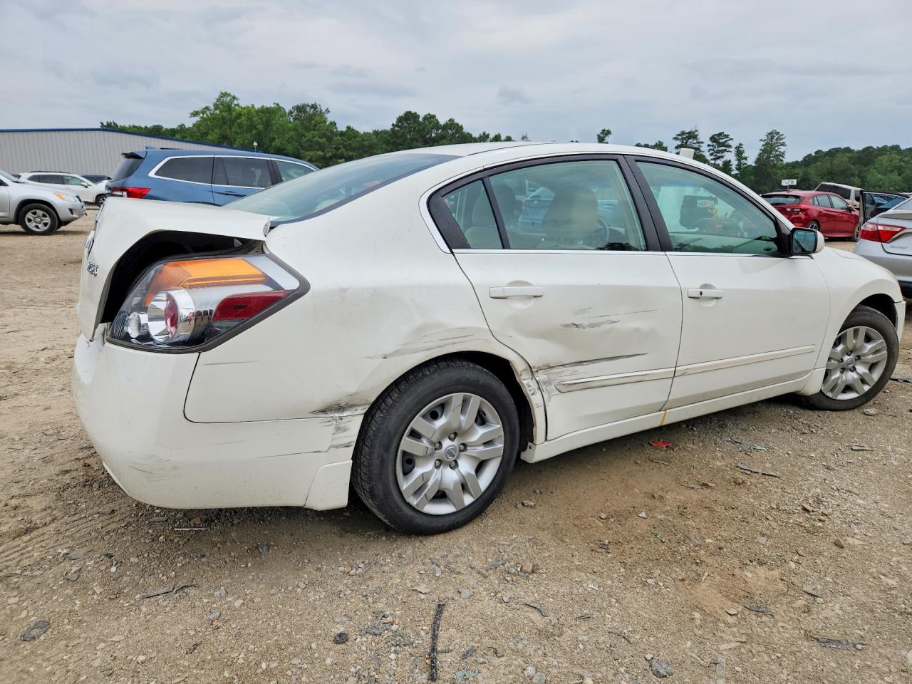 2009 Nissan Altima 2.5 White vin: 1N4AL21E79N517366