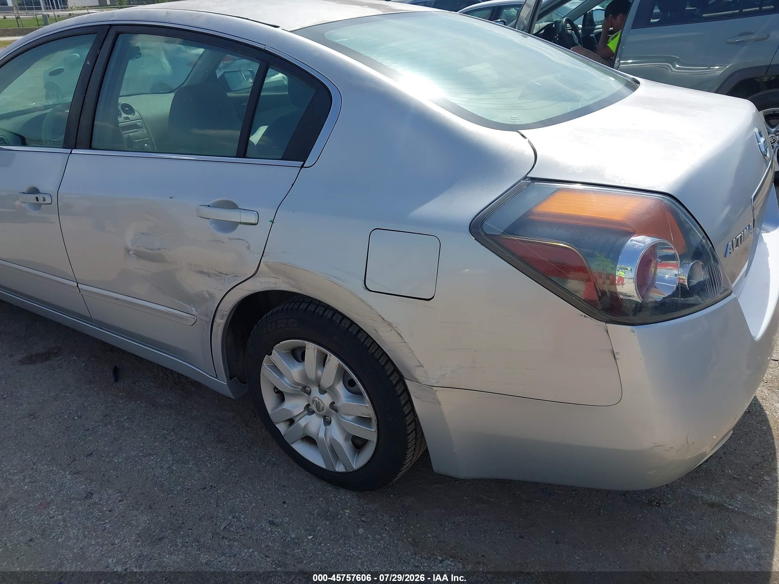 2009 Nissan Altima 2.5 S Silver vin: 1N4AL21E89C134290