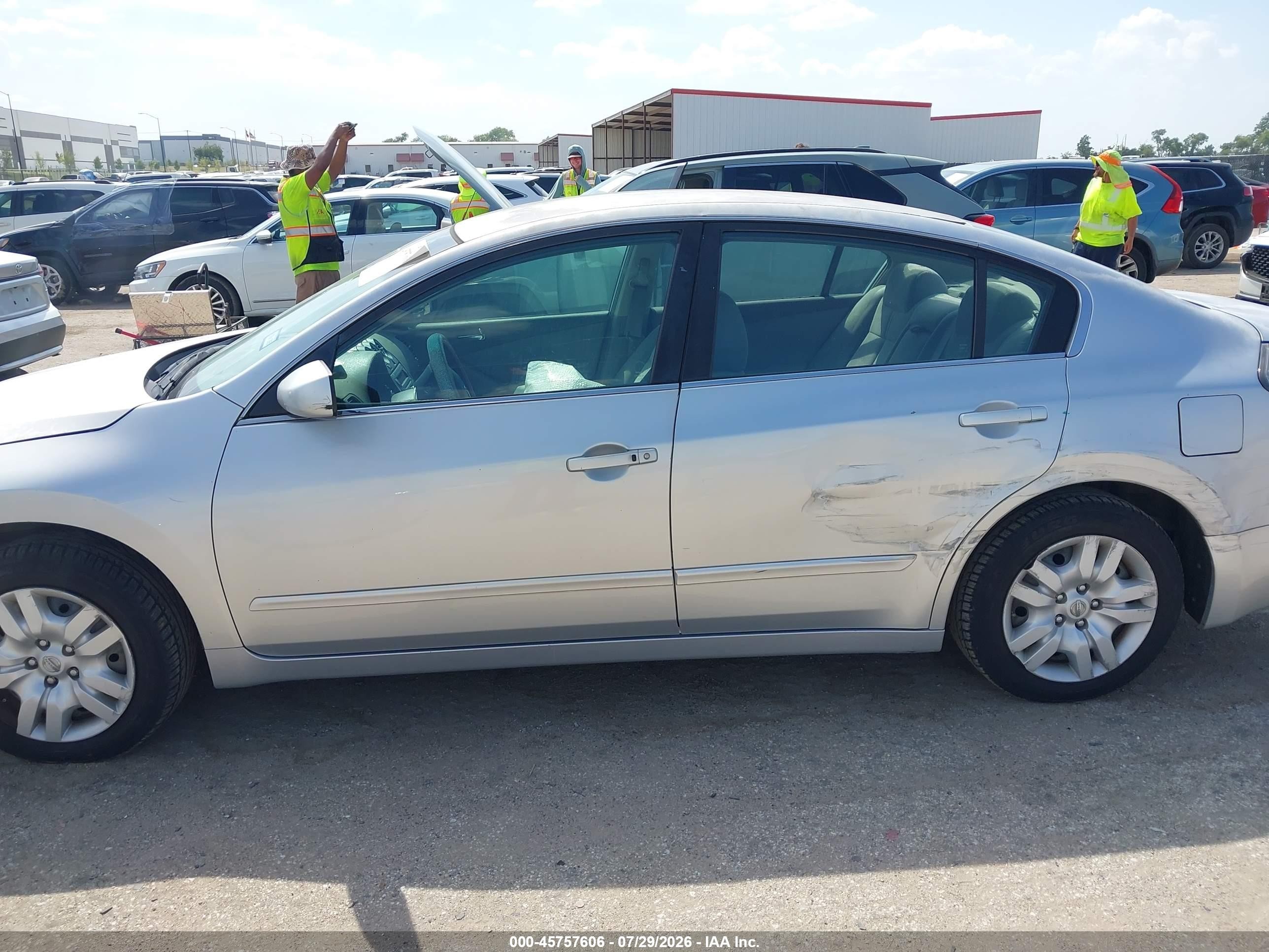 2009 Nissan Altima 2.5 S Silver vin: 1N4AL21E89C134290