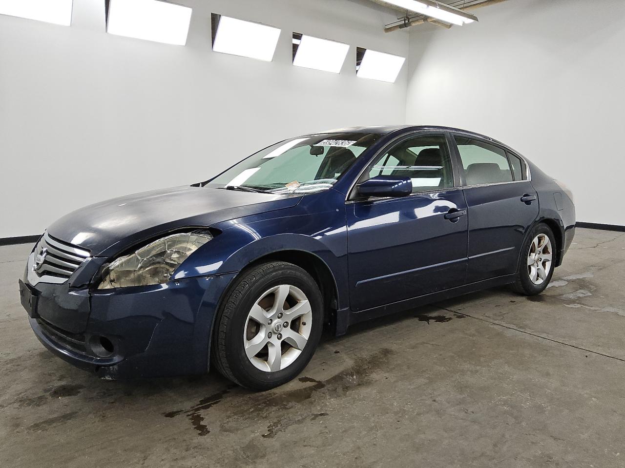 2009 Nissan Altima 2.5/2.5s Blue vin: 1N4AL21E89N403232 Damage: Left Head Lamp, Broken, Replacement Required