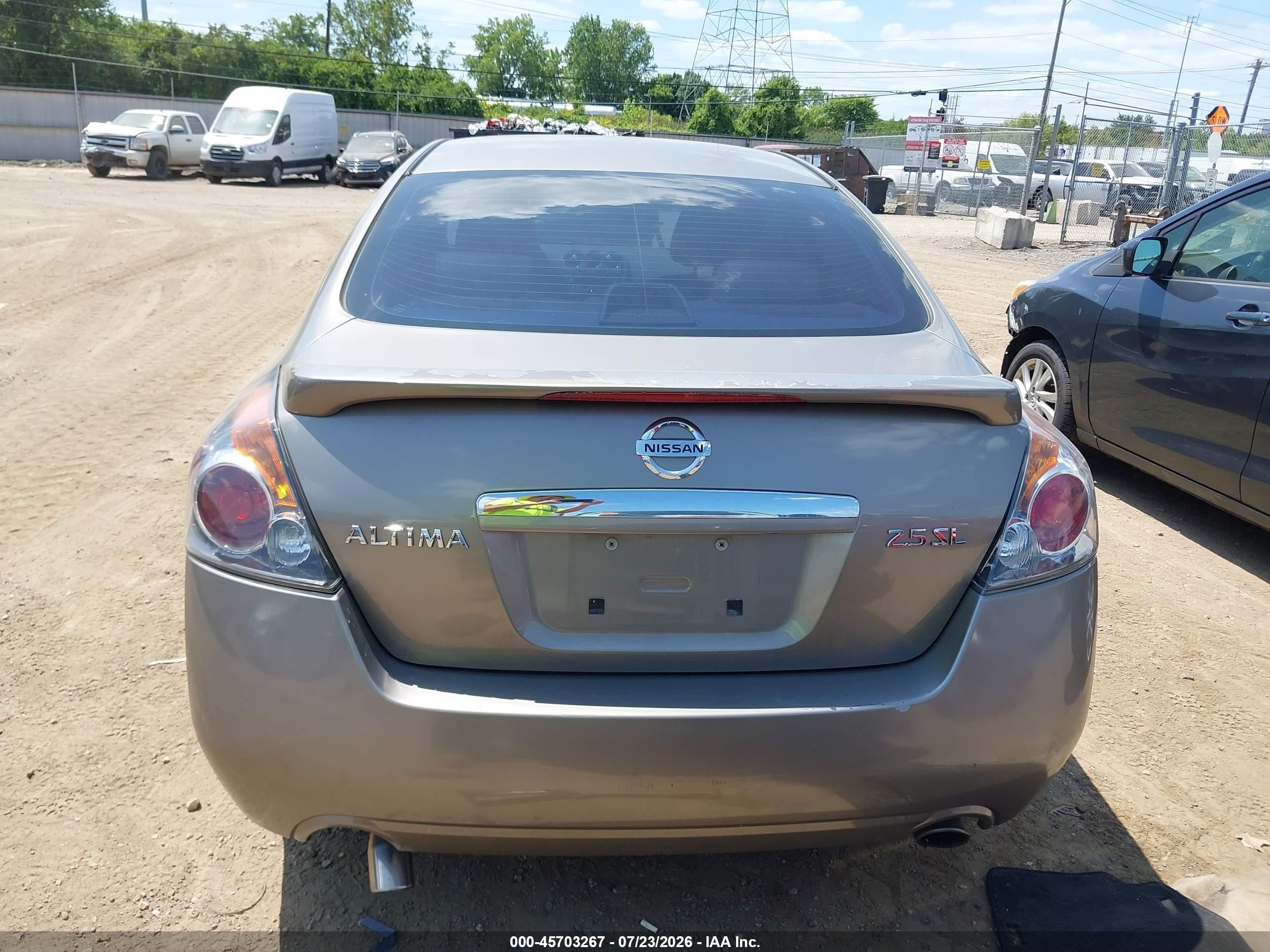 2007 Nissan Altima 2.5 S Silver vin: 1N4AL21E97C131184