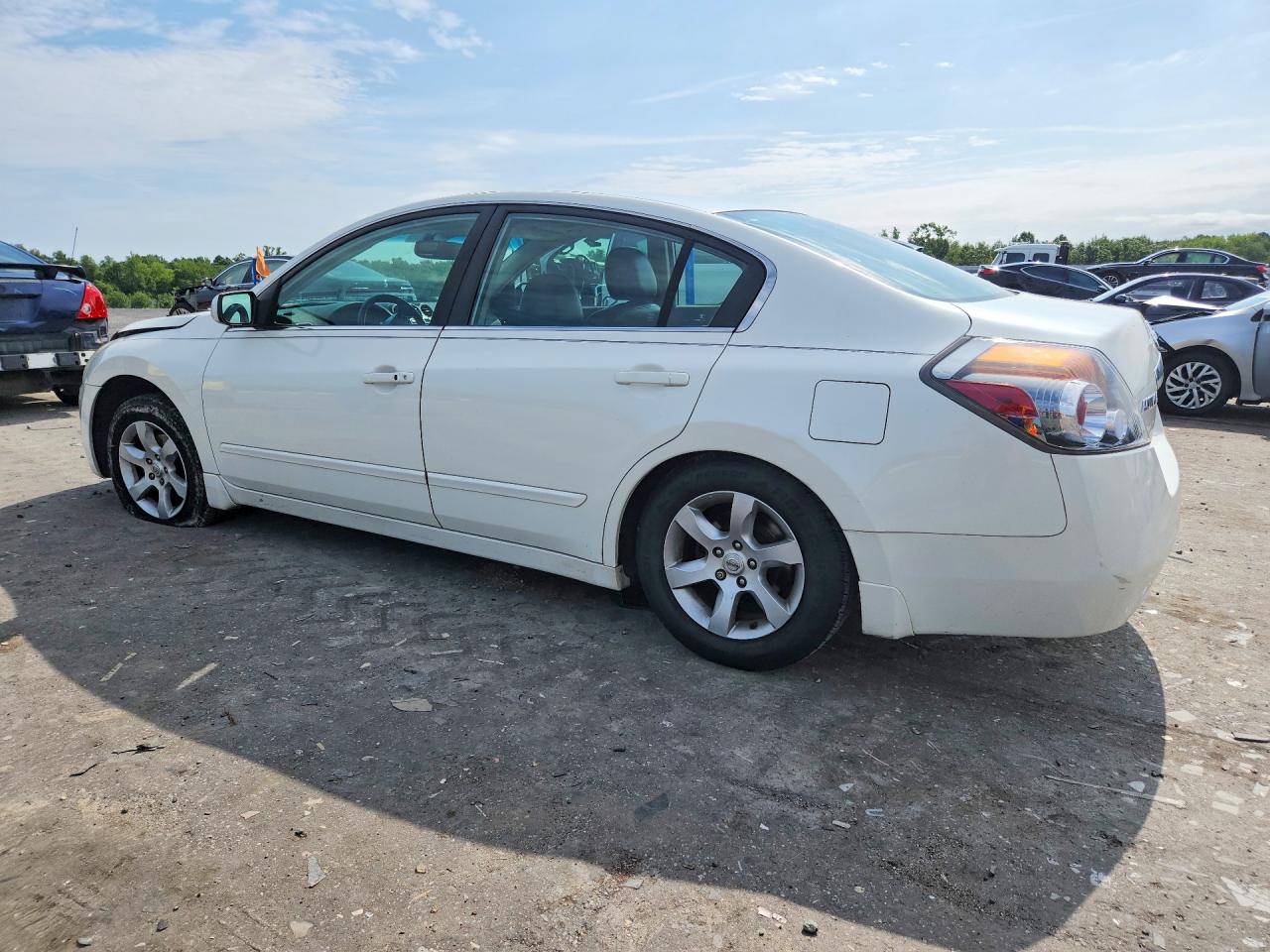 2009 Nissan Altima 2.5 Белый vin: 1N4AL21E99C135545