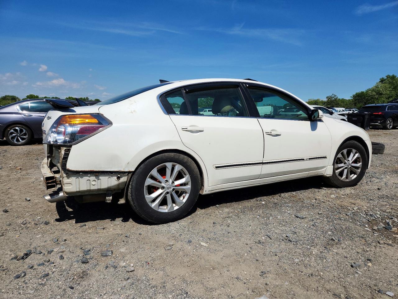 2009 Nissan Altima 2.5 White vin: 1N4AL21E99N456473