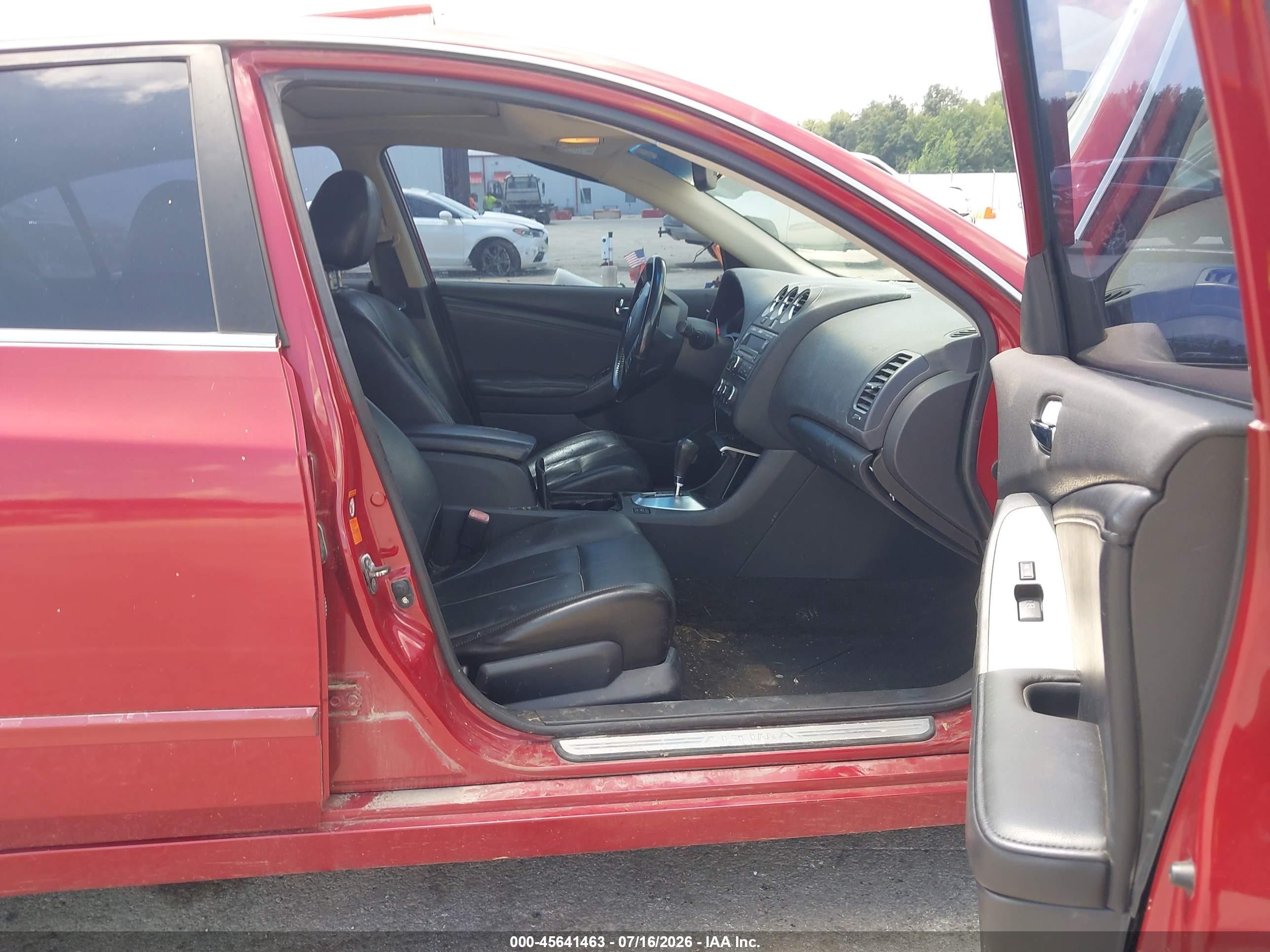 2009 Nissan Altima 2.5 S Red vin: 1N4AL21E99N498559