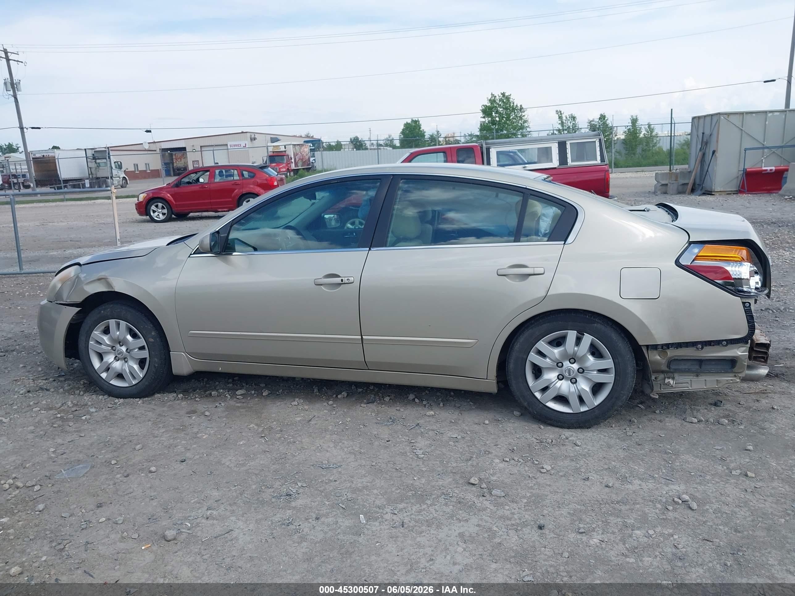 2009 Nissan Altima 2.5 S Beige vin: 1N4AL21E99N528630