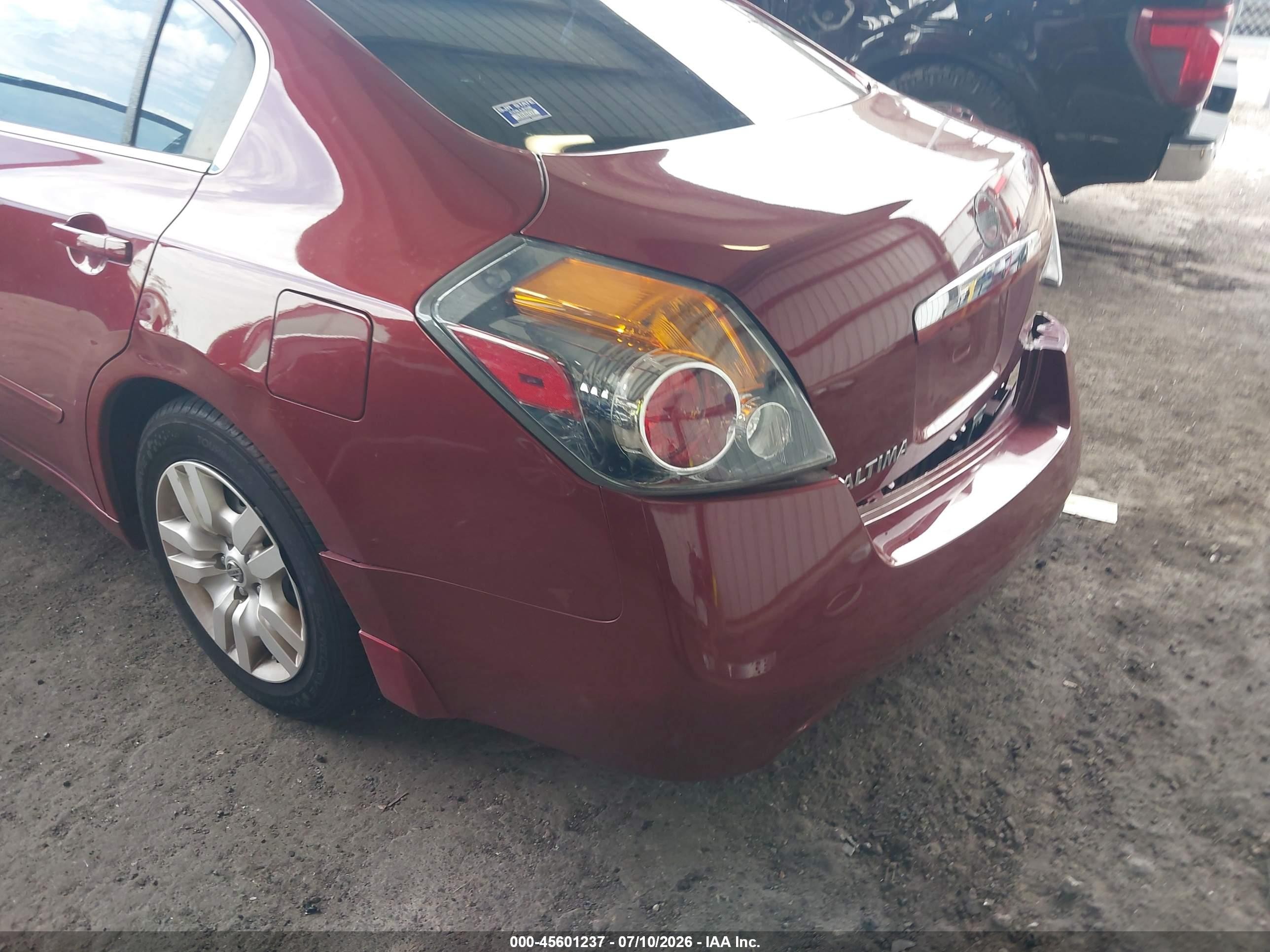 2009 Nissan Altima 2.5 S Red vin: 1N4AL21E99N530281