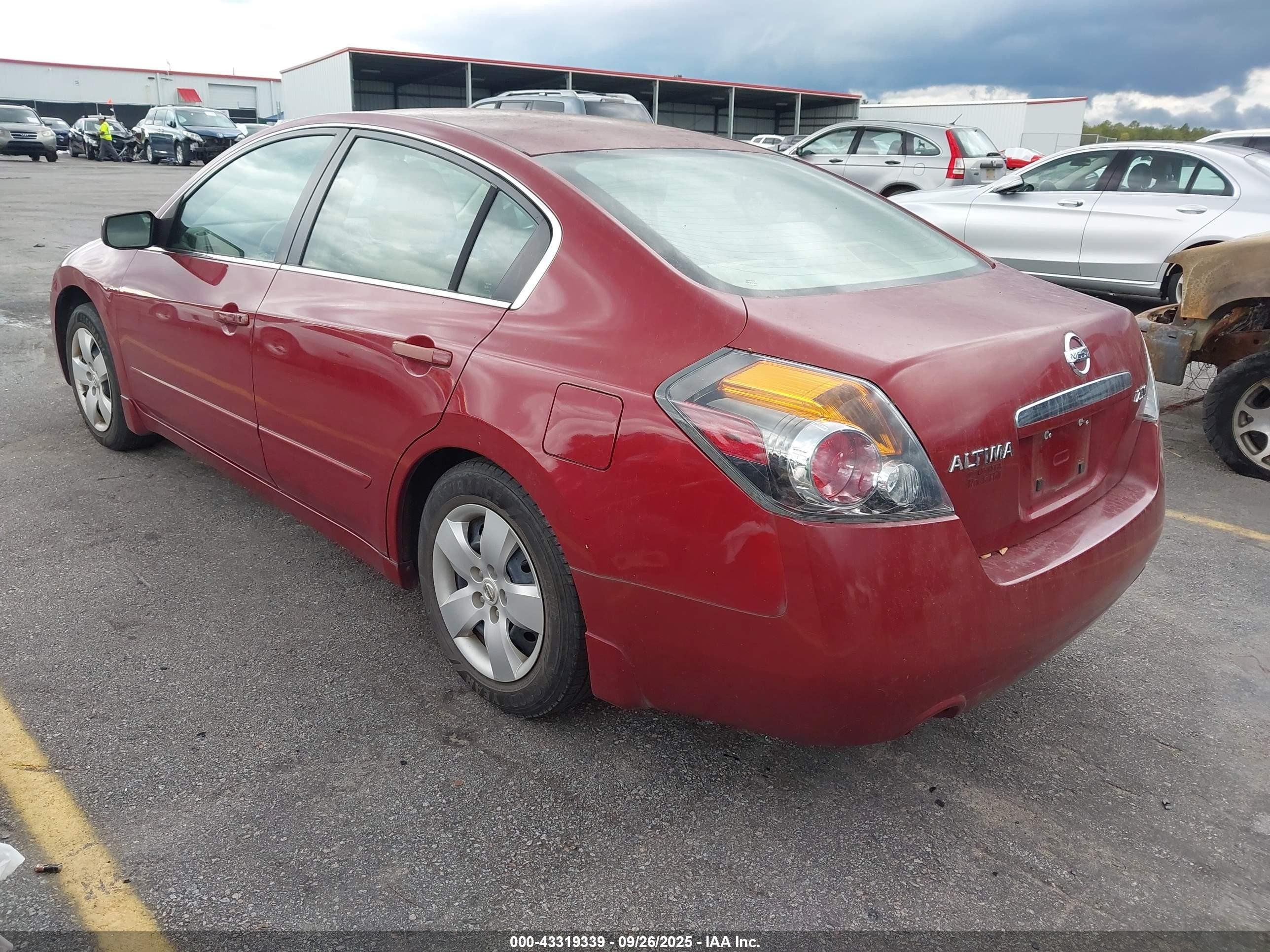 2007 Nissan Altima 2.5 S Red vin: 1N4AL21EX7C119089