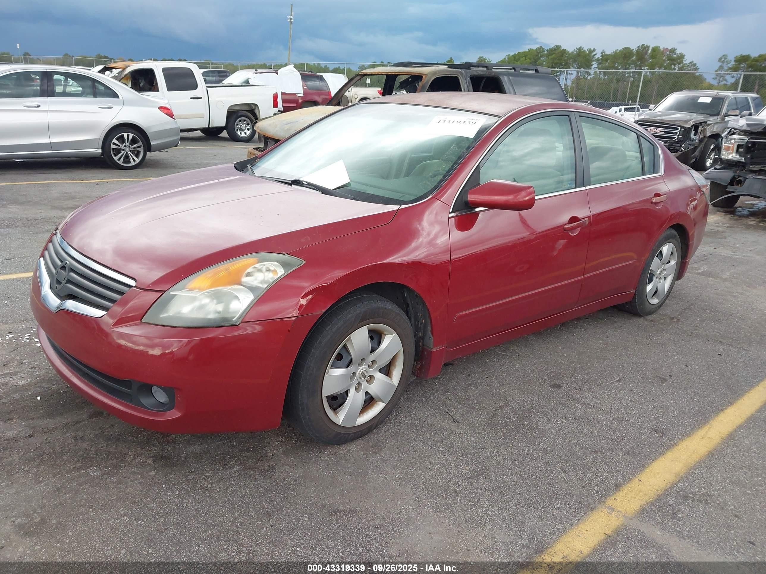 2007 Nissan Altima 2.5 S Red vin: 1N4AL21EX7C119089