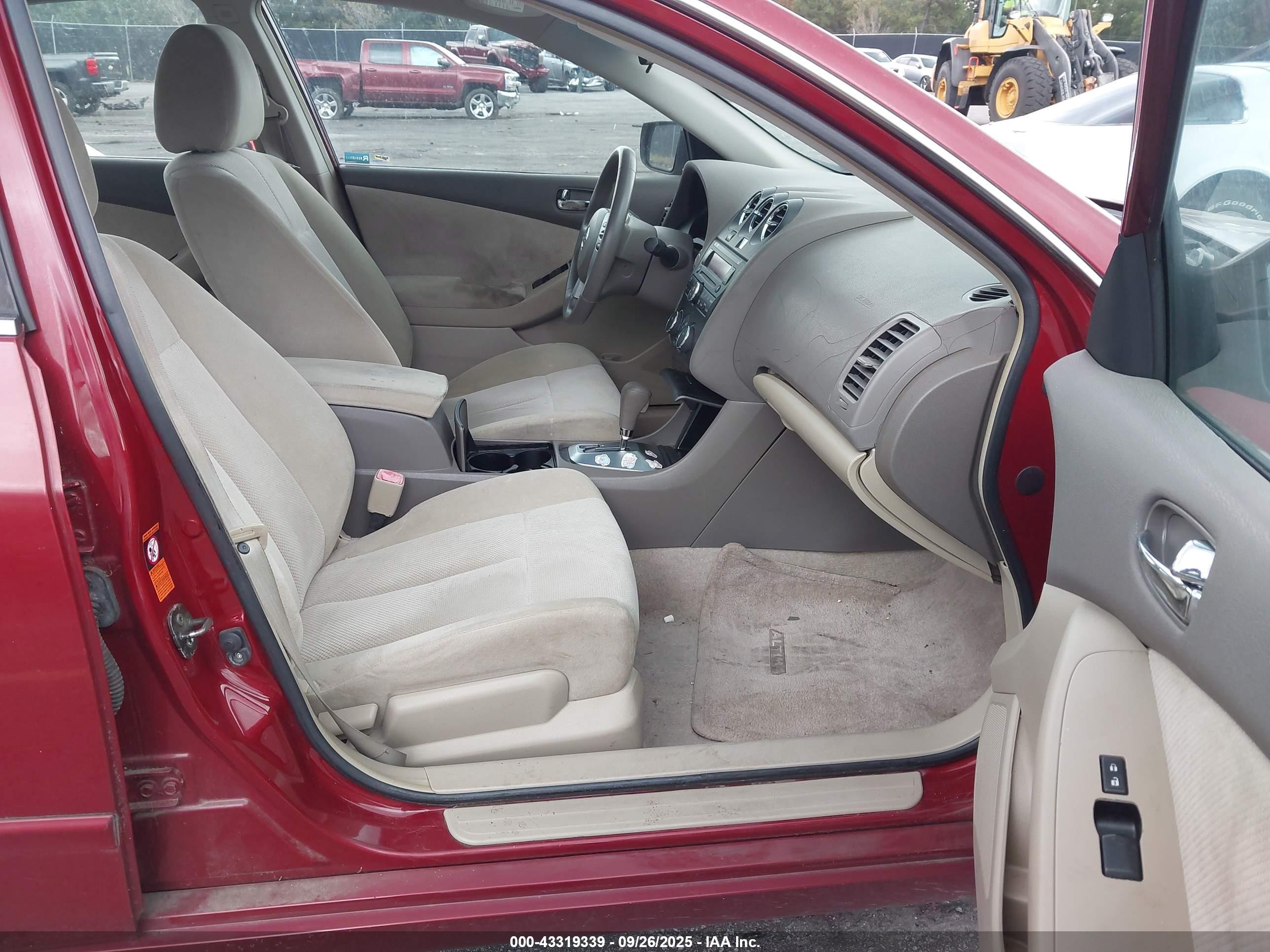 2007 Nissan Altima 2.5 S Red vin: 1N4AL21EX7C119089