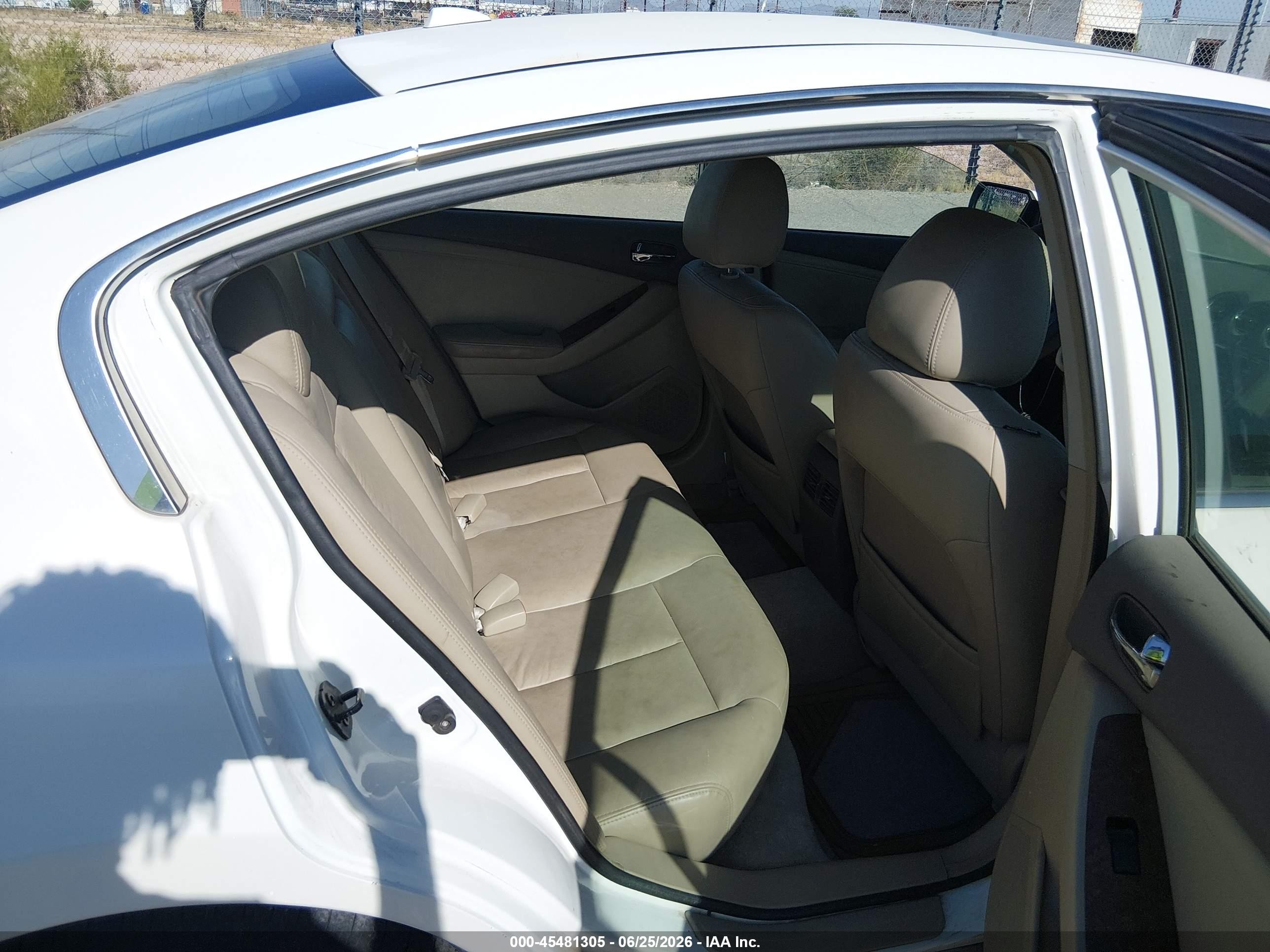 2008 Nissan Altima 2.5 Sl White vin: 1N4AL21EX8N427577