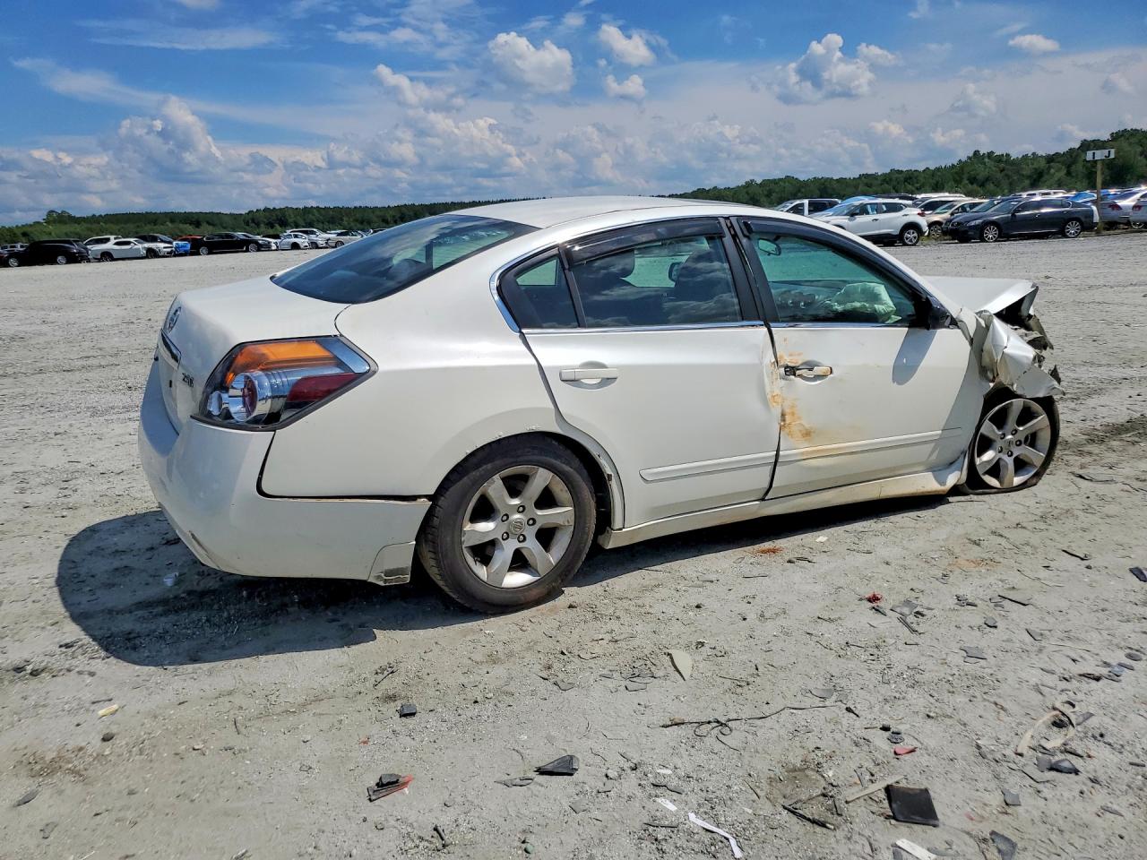 2008 Nissan Altima 2.5 White vin: 1N4AL21EX8N555947