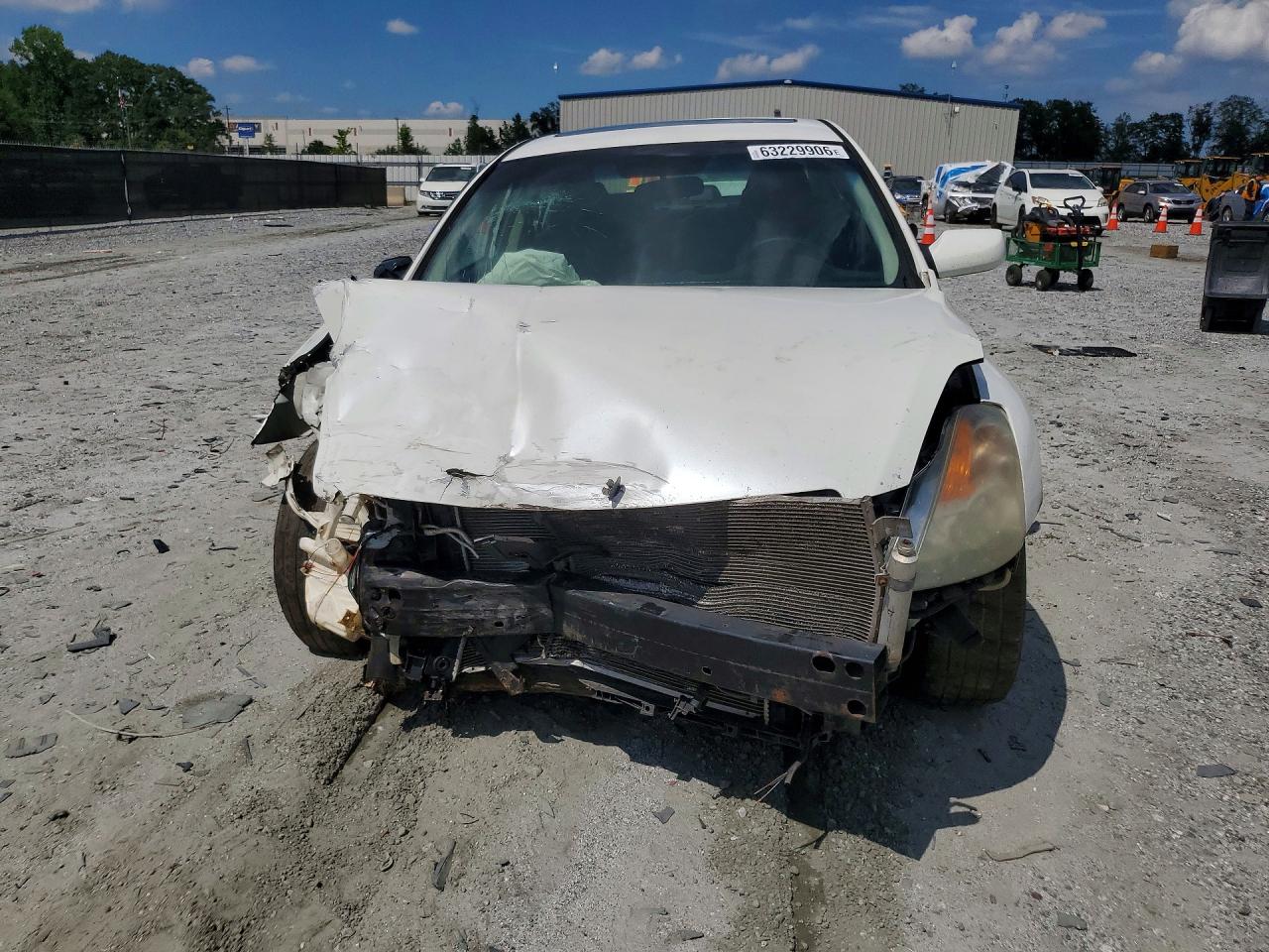 2008 Nissan Altima 2.5 White vin: 1N4AL21EX8N555947