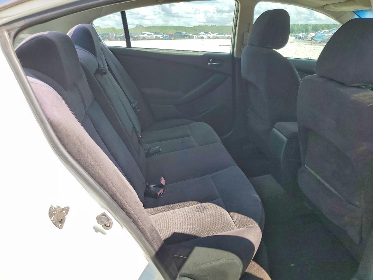 2008 Nissan Altima 2.5 White vin: 1N4AL21EX8N555947