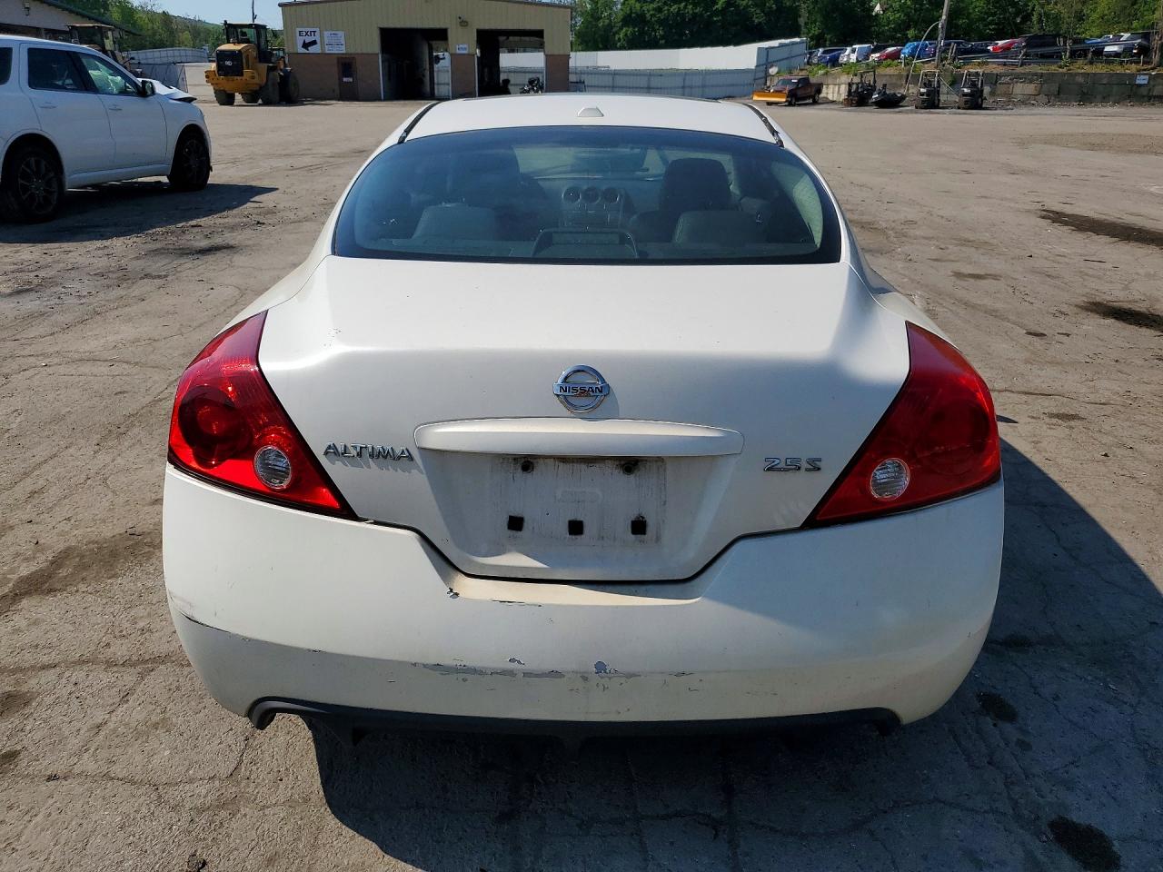 2009 Niss Altima White vin: 1N4AL24E19C155655