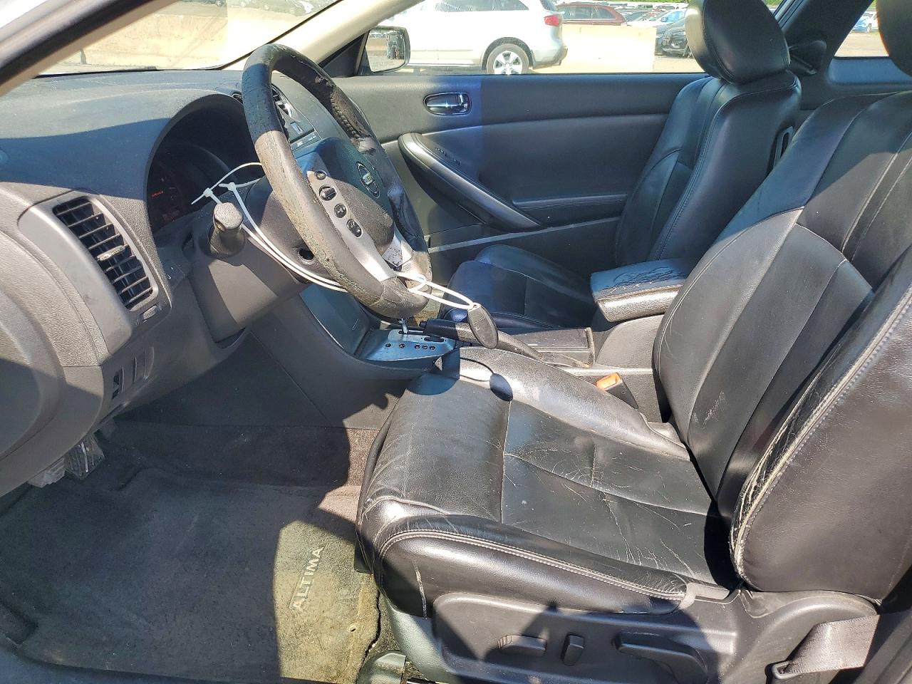 2009 Niss Altima White vin: 1N4AL24E19C155655