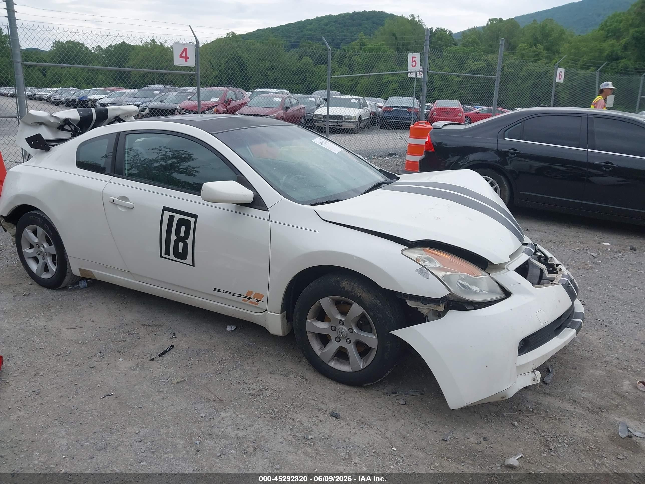 2009 Nissan Altima 2.5 S White vin: 1N4AL24E19C190079
