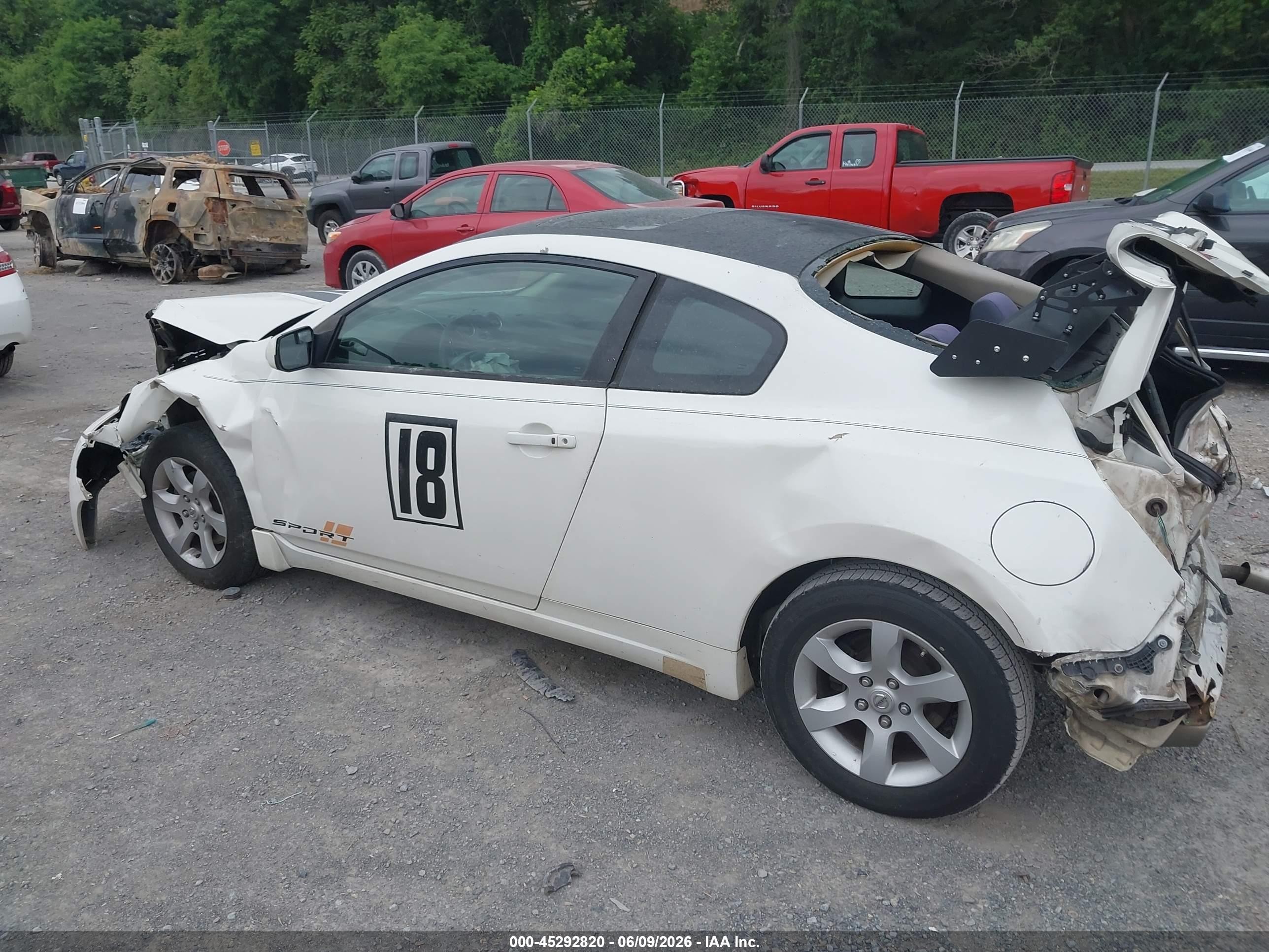 2009 Nissan Altima 2.5 S White vin: 1N4AL24E19C190079