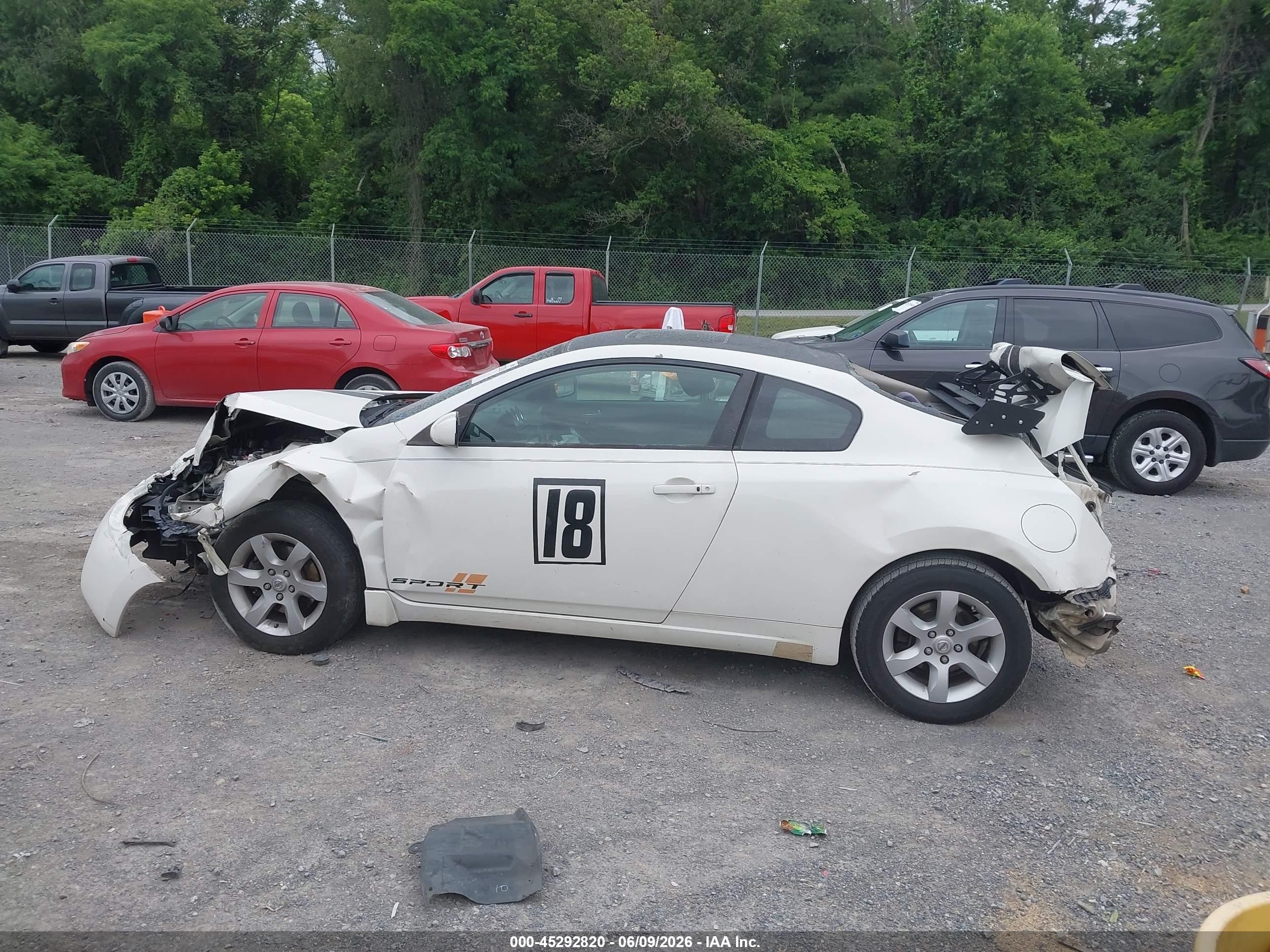 2009 Nissan Altima 2.5 S White vin: 1N4AL24E19C190079