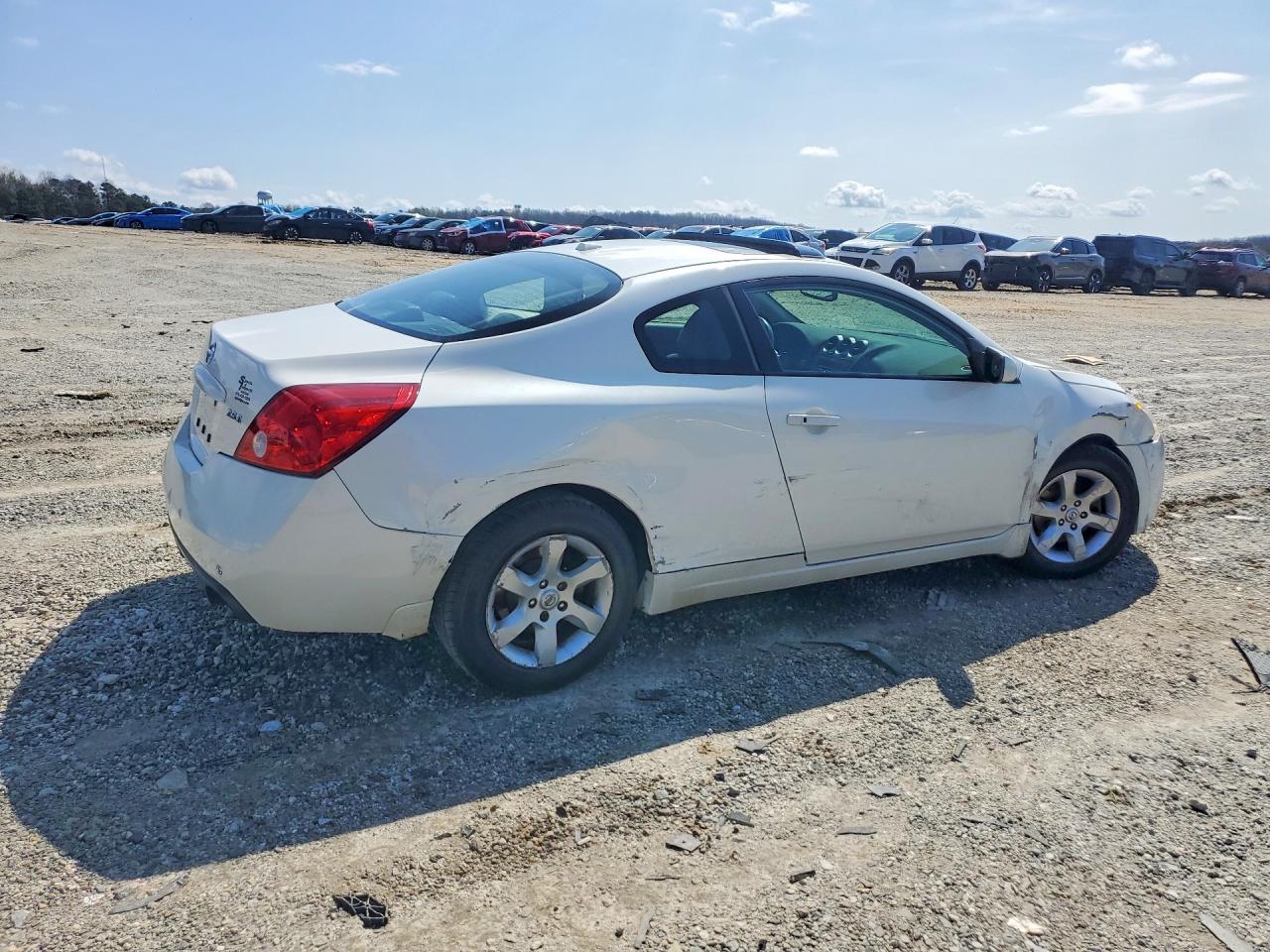 2009 Nissan Altima 2.5s White vin: 1N4AL24E29C198577