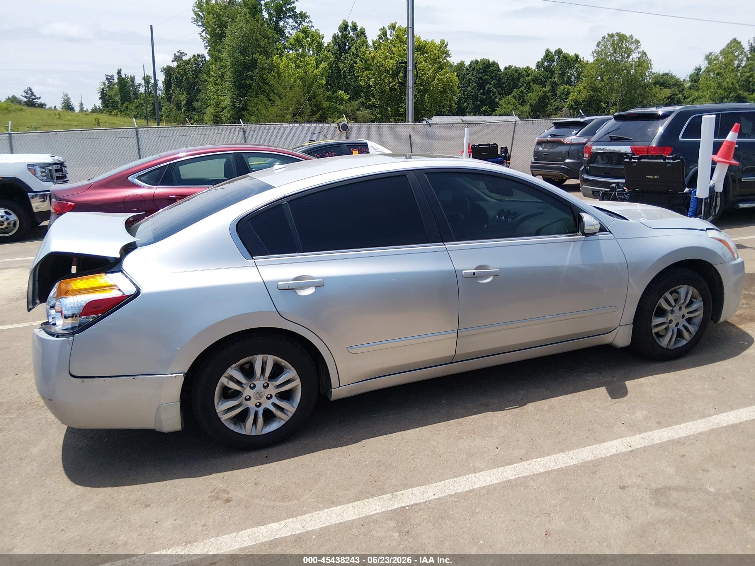2010 Nissan Altima 2.5 S Silver vin: 1N4AL2AP0AC186910