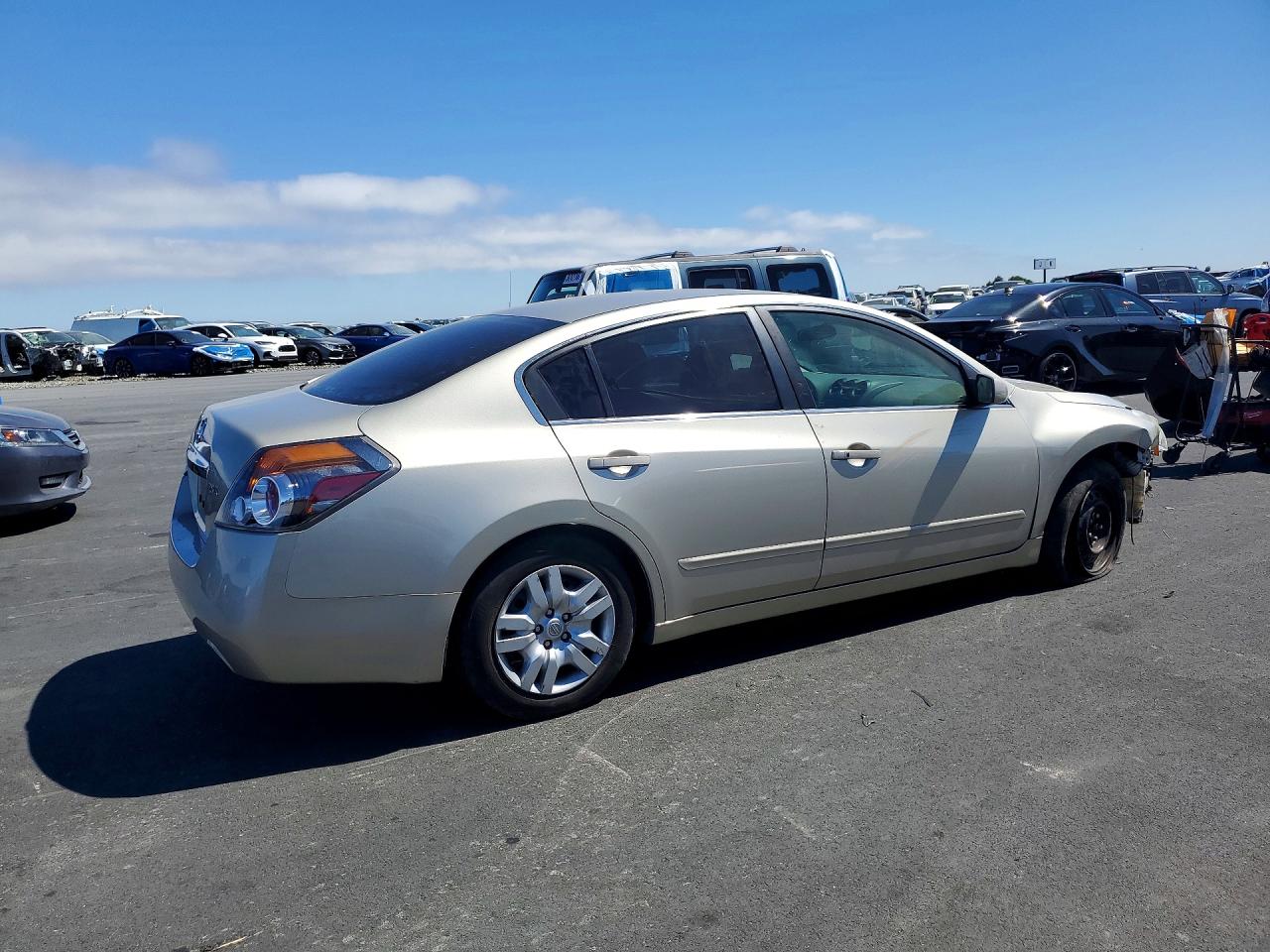 2010 Nissan Altima 2.5 Beige vin: 1N4AL2AP0AN425845