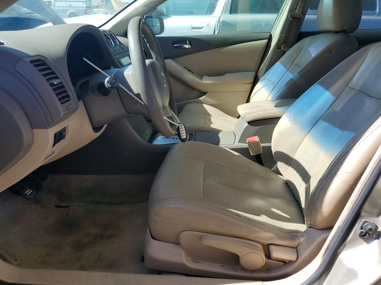 2010 Nissan Altima 2.5 Beige vin: 1N4AL2AP0AN425845