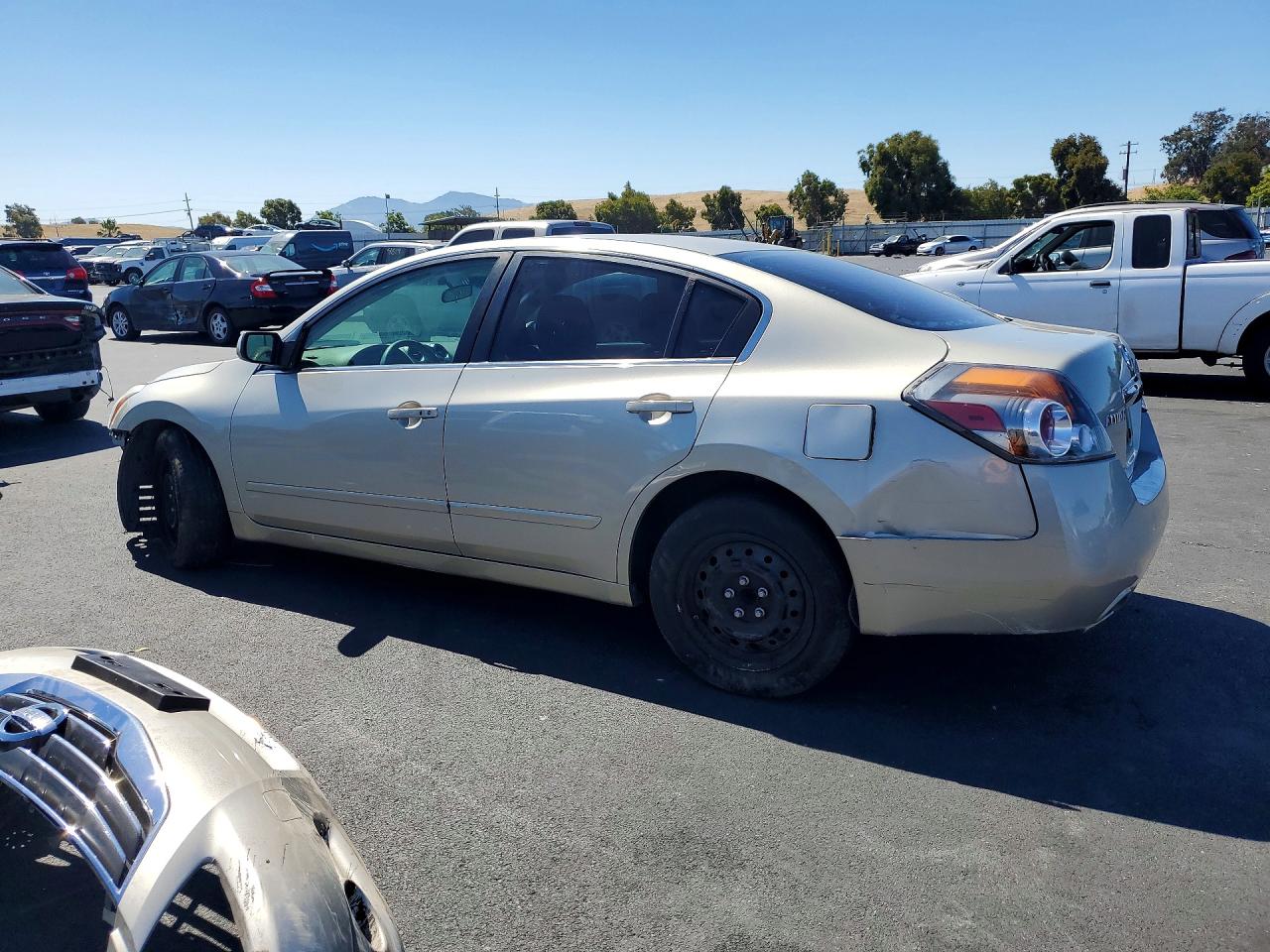 2010 Nissan Altima 2.5 Beige vin: 1N4AL2AP0AN425845