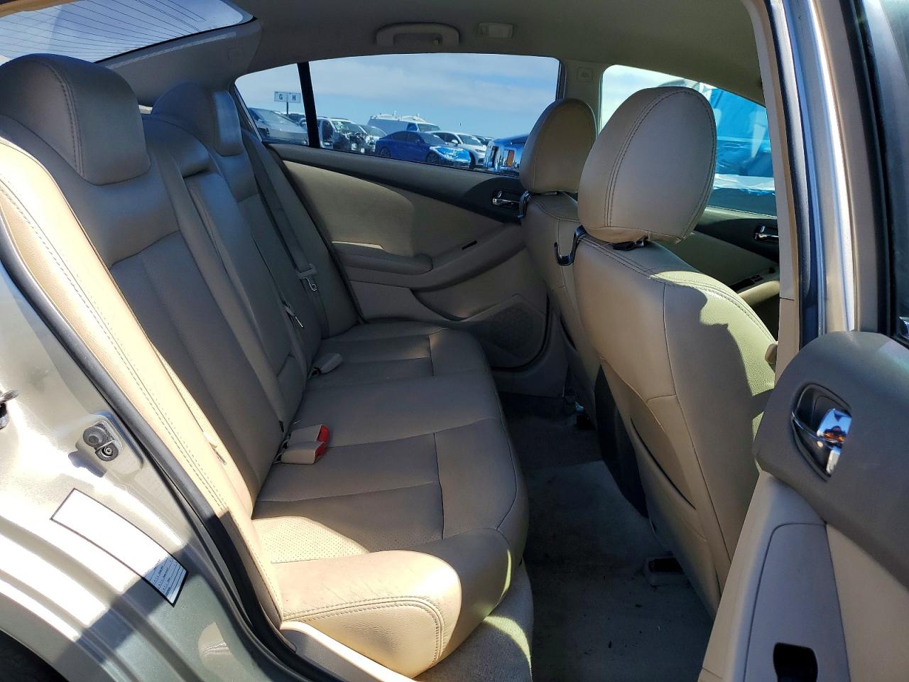2010 Nissan Altima 2.5 Beige vin: 1N4AL2AP0AN425845