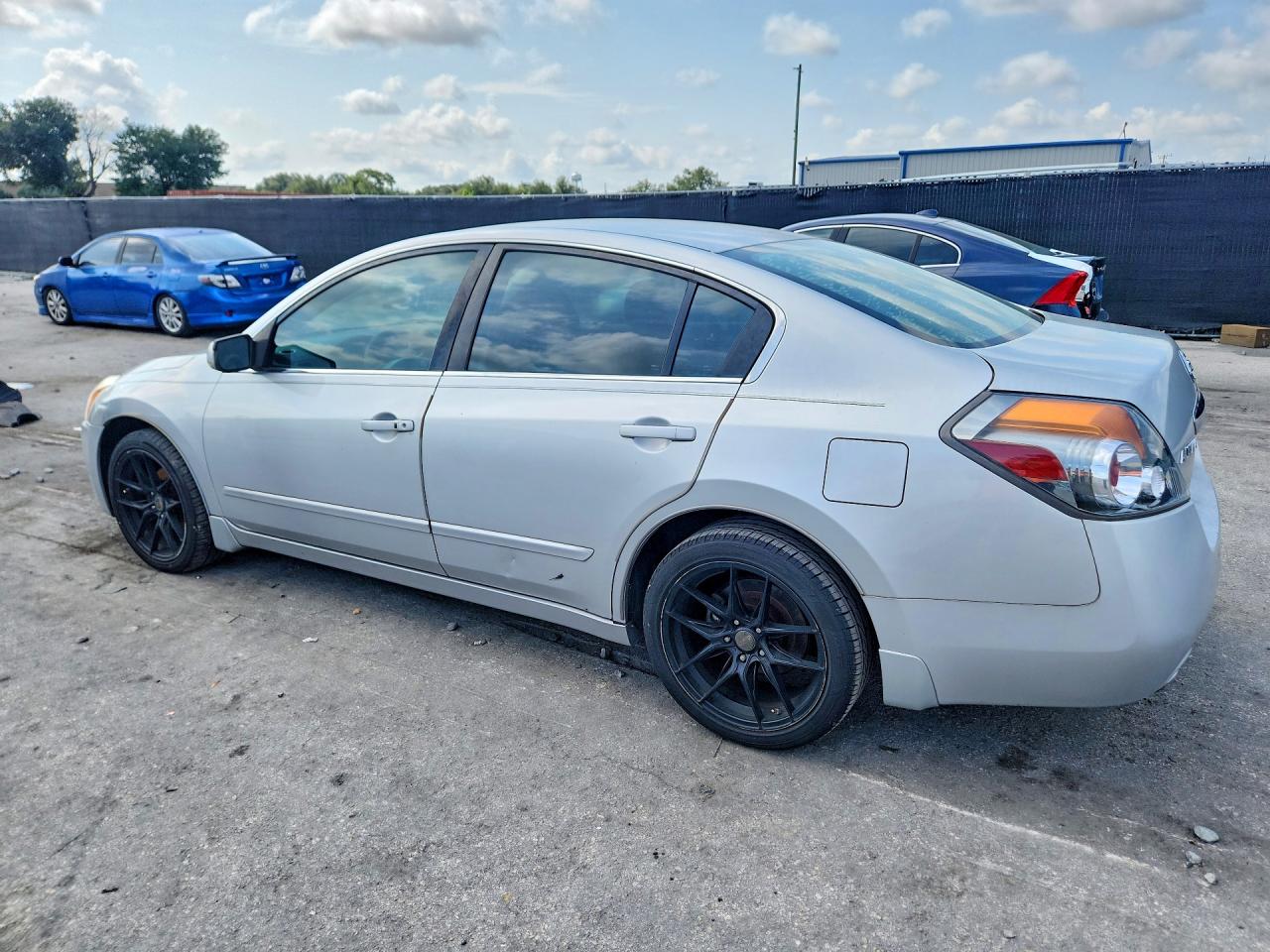 2010 Nissan Altima 2.5 Серебряный vin: 1N4AL2AP0AN444024