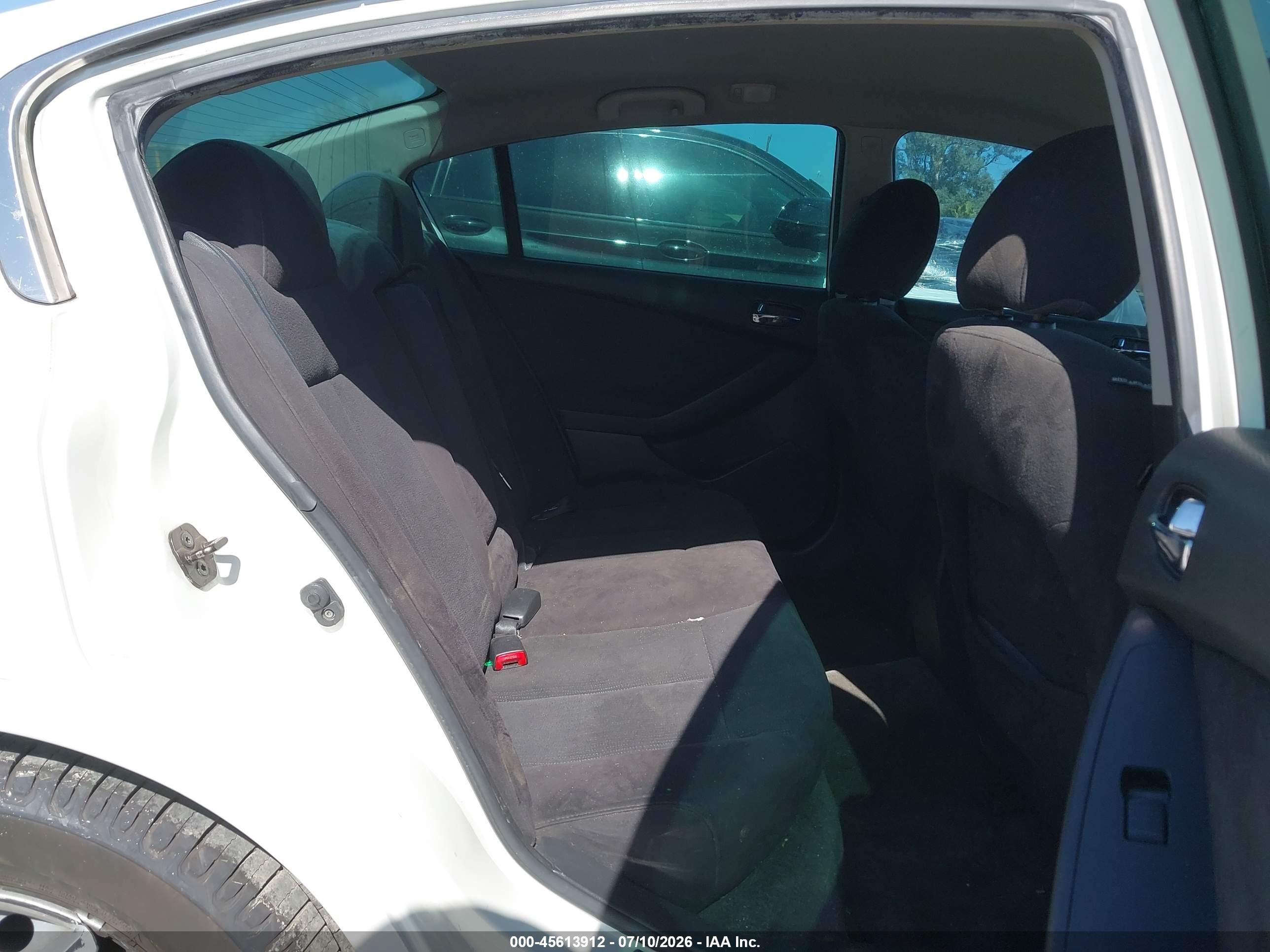 2010 Nissan Altima 2.5 S White vin: 1N4AL2AP0AN473538