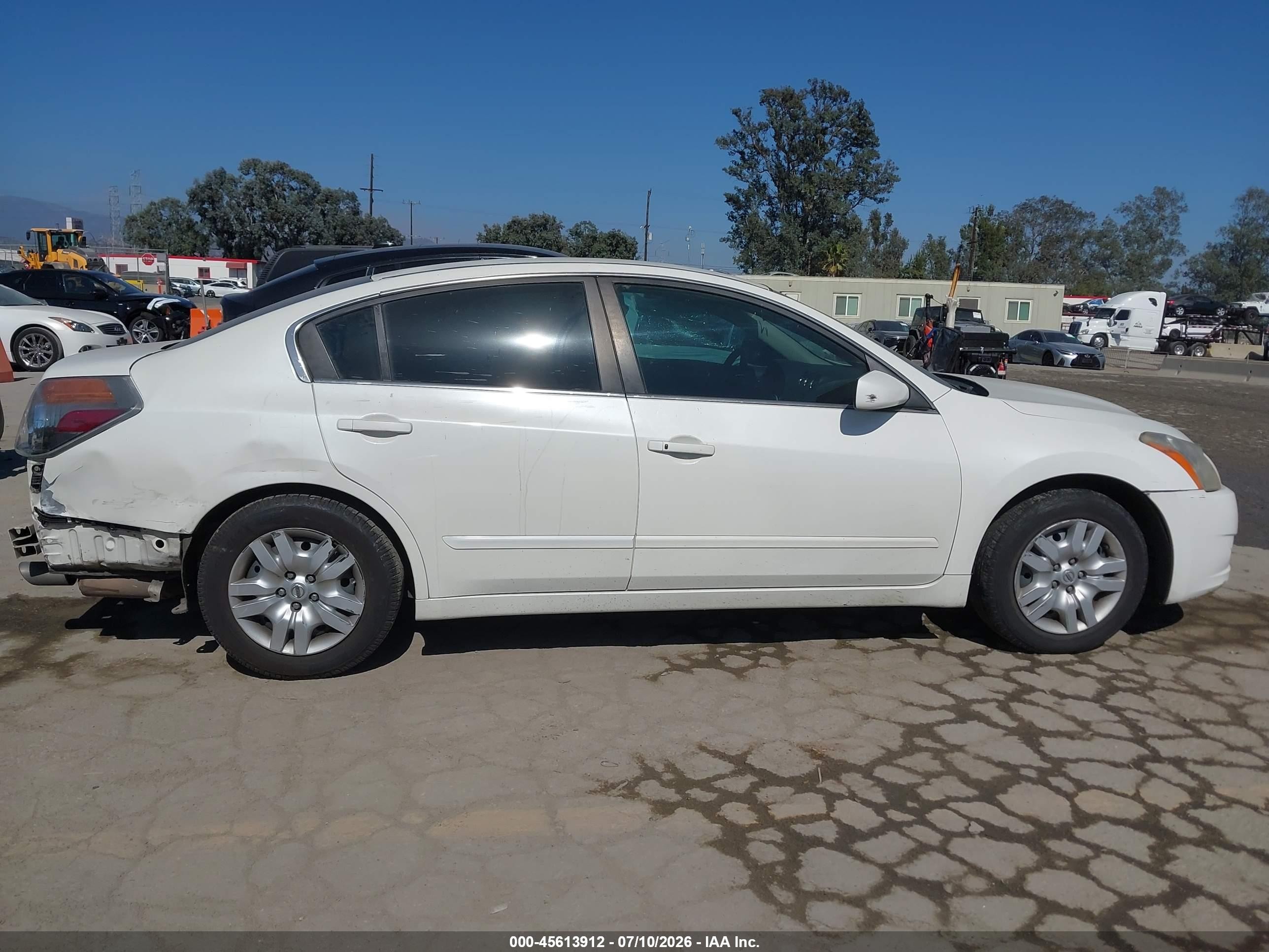 2010 Nissan Altima 2.5 S White vin: 1N4AL2AP0AN473538