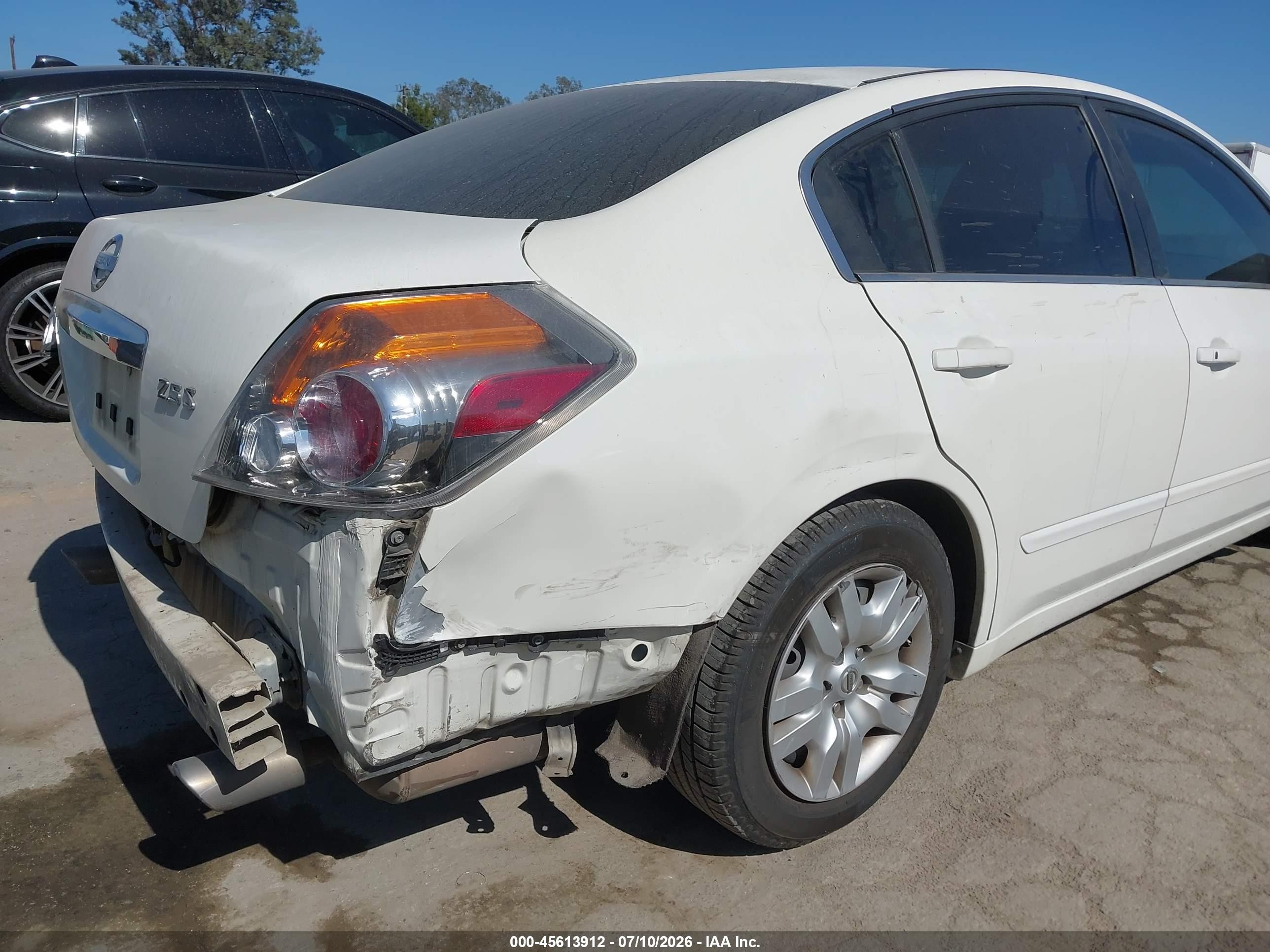 2010 Nissan Altima 2.5 S White vin: 1N4AL2AP0AN473538
