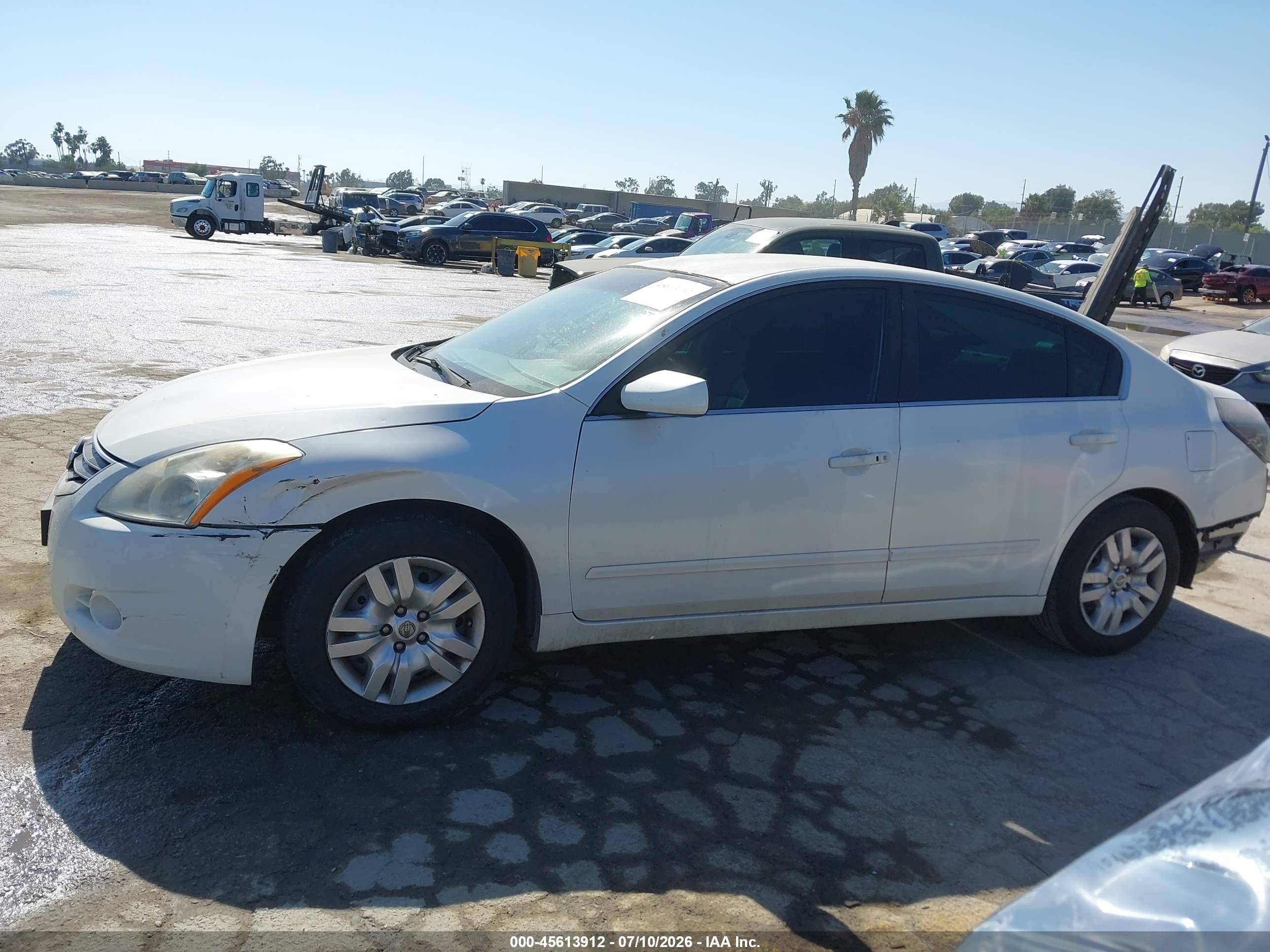 2010 Nissan Altima 2.5 S White vin: 1N4AL2AP0AN473538