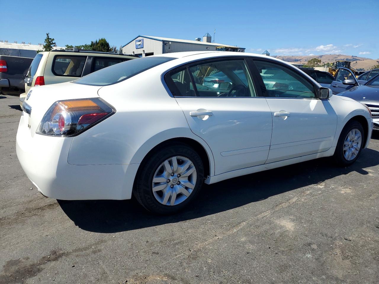 2010 Nissan Altima 2.5 White vin: 1N4AL2AP0AN508241