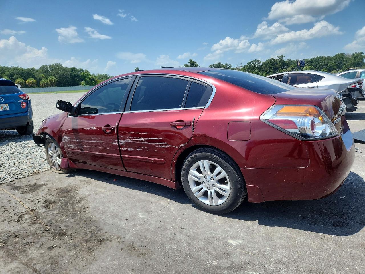 2010 Nissan Altima 2.5 Red vin: 1N4AL2AP0AN525721