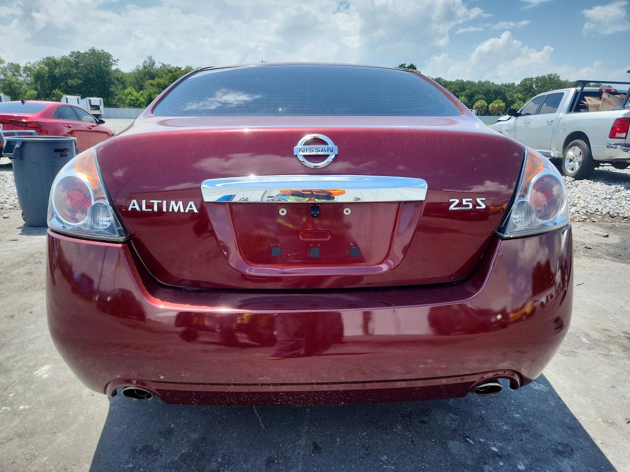 2010 Nissan Altima 2.5 Red vin: 1N4AL2AP0AN525721
